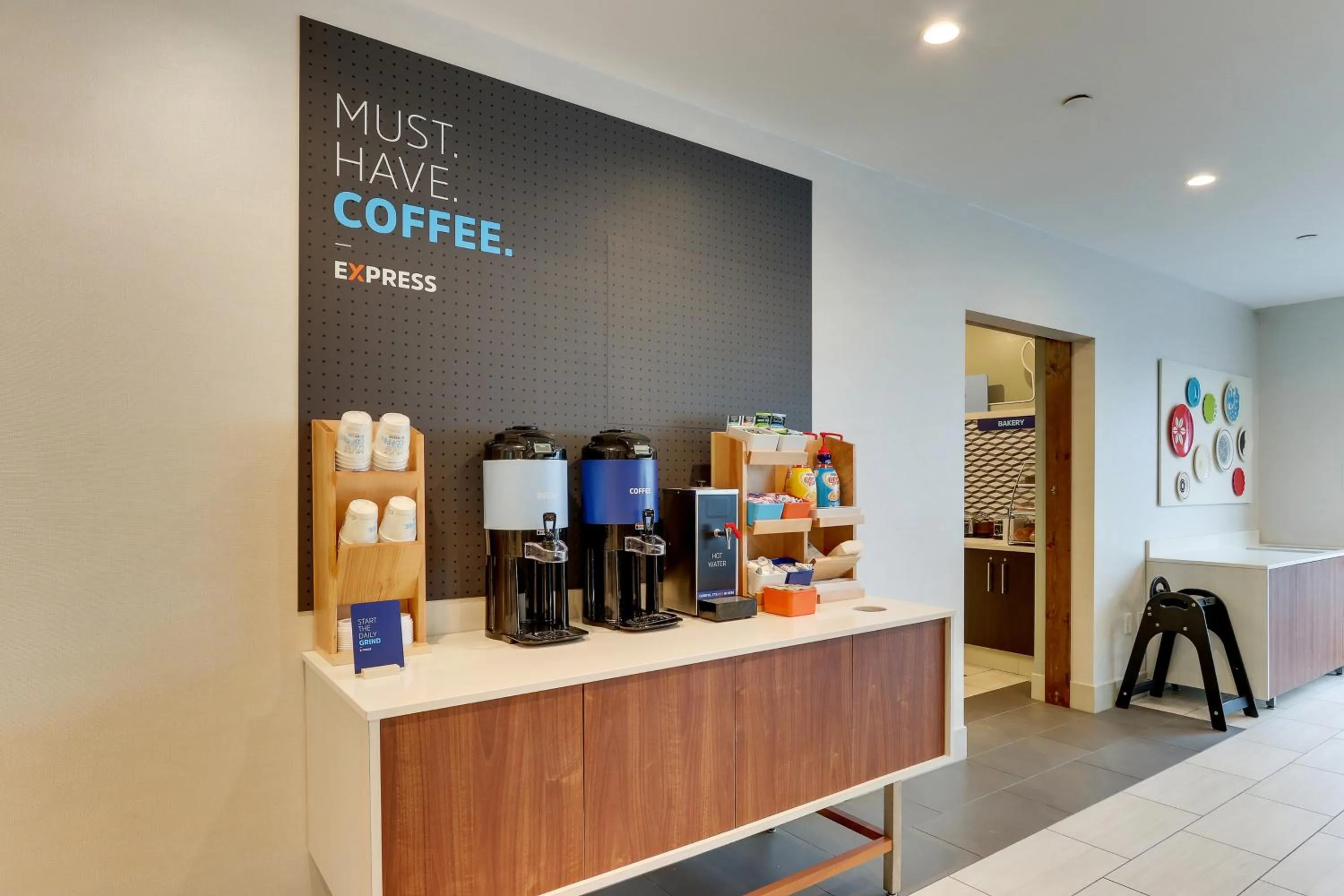 Coffee/tea facilities in Holiday Inn Express & Suites - Saugerties - Hudson Valley by IHG