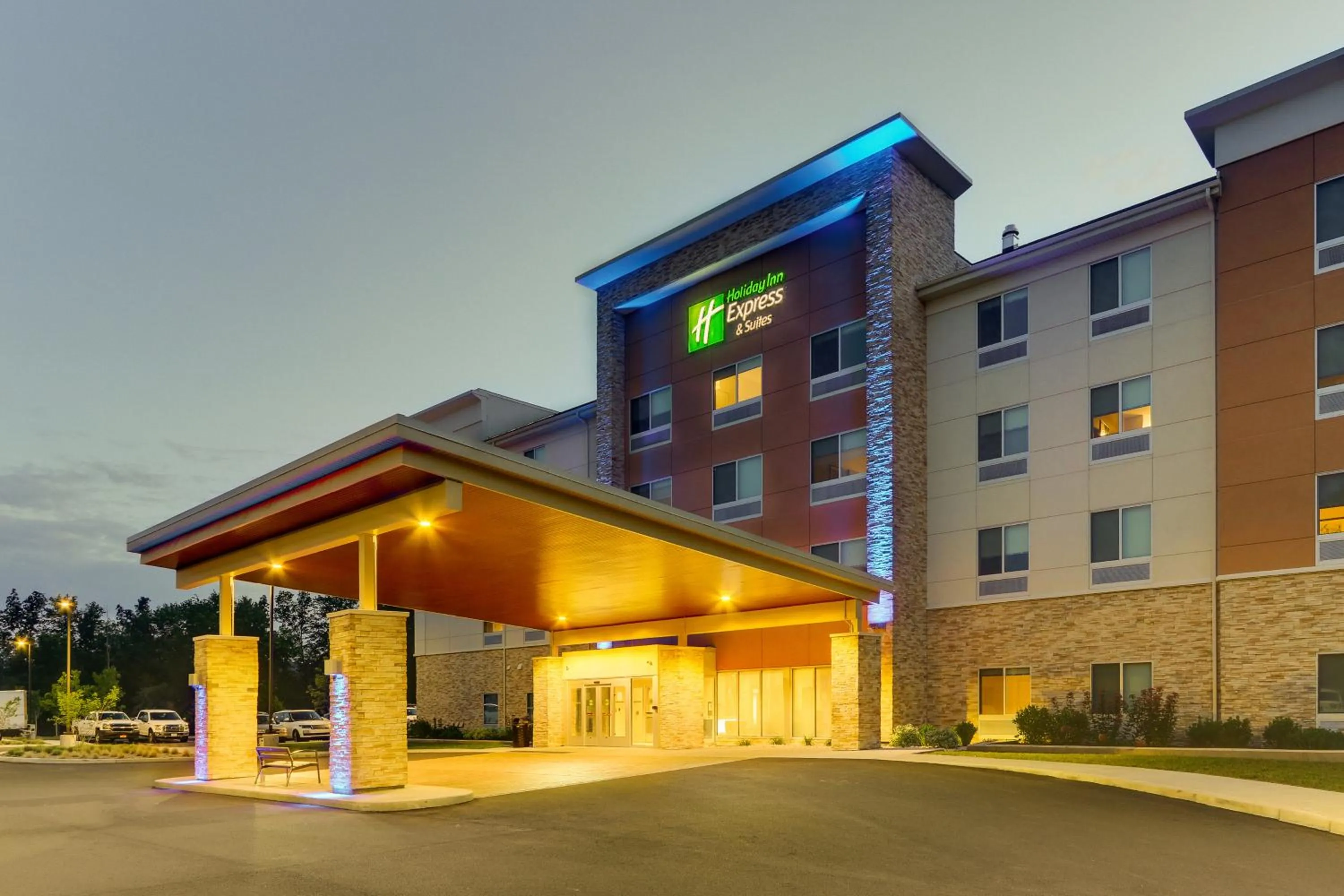 Property building in Holiday Inn Express & Suites - Saugerties - Hudson Valley by IHG