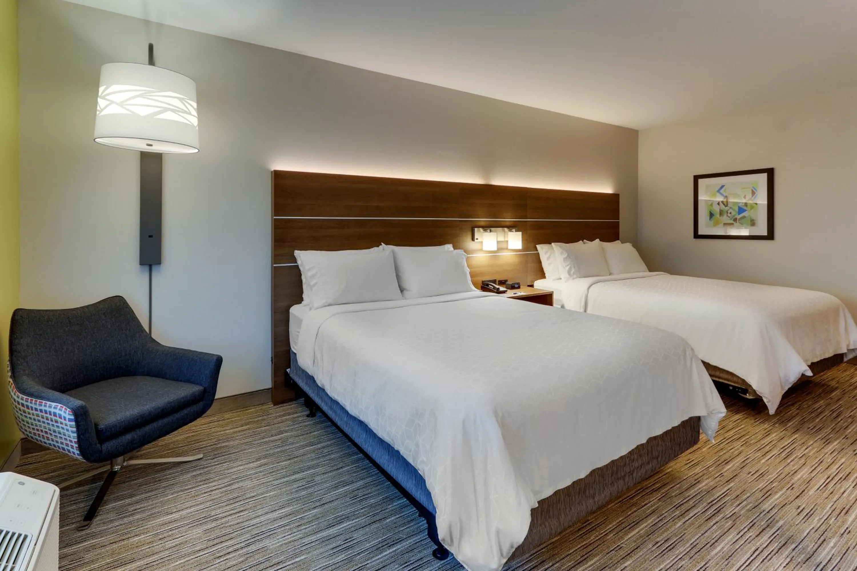 Photo of the whole room, Bed in Holiday Inn Express & Suites - Saugerties - Hudson Valley by IHG