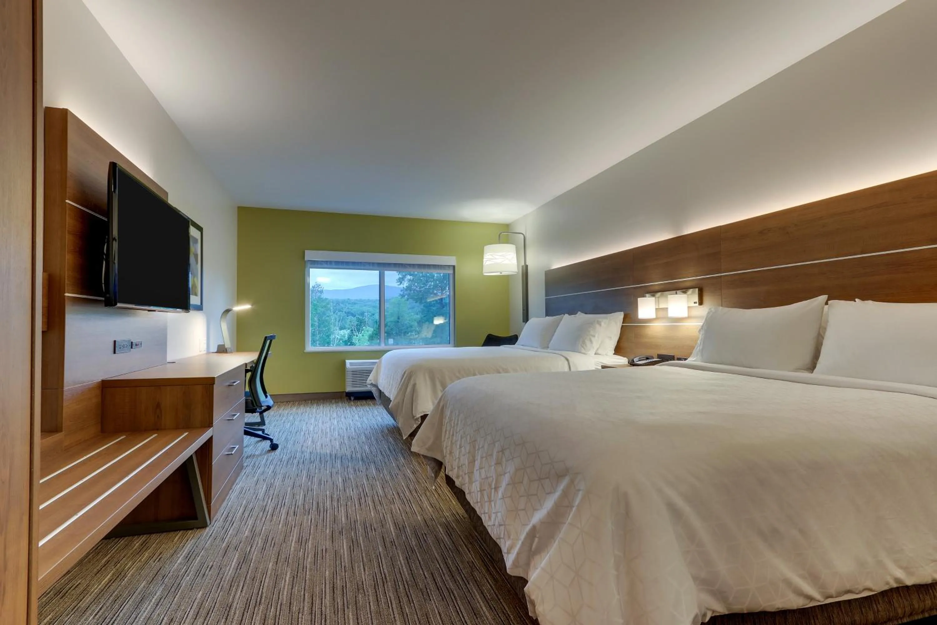 Bed in Holiday Inn Express & Suites - Saugerties - Hudson Valley by IHG