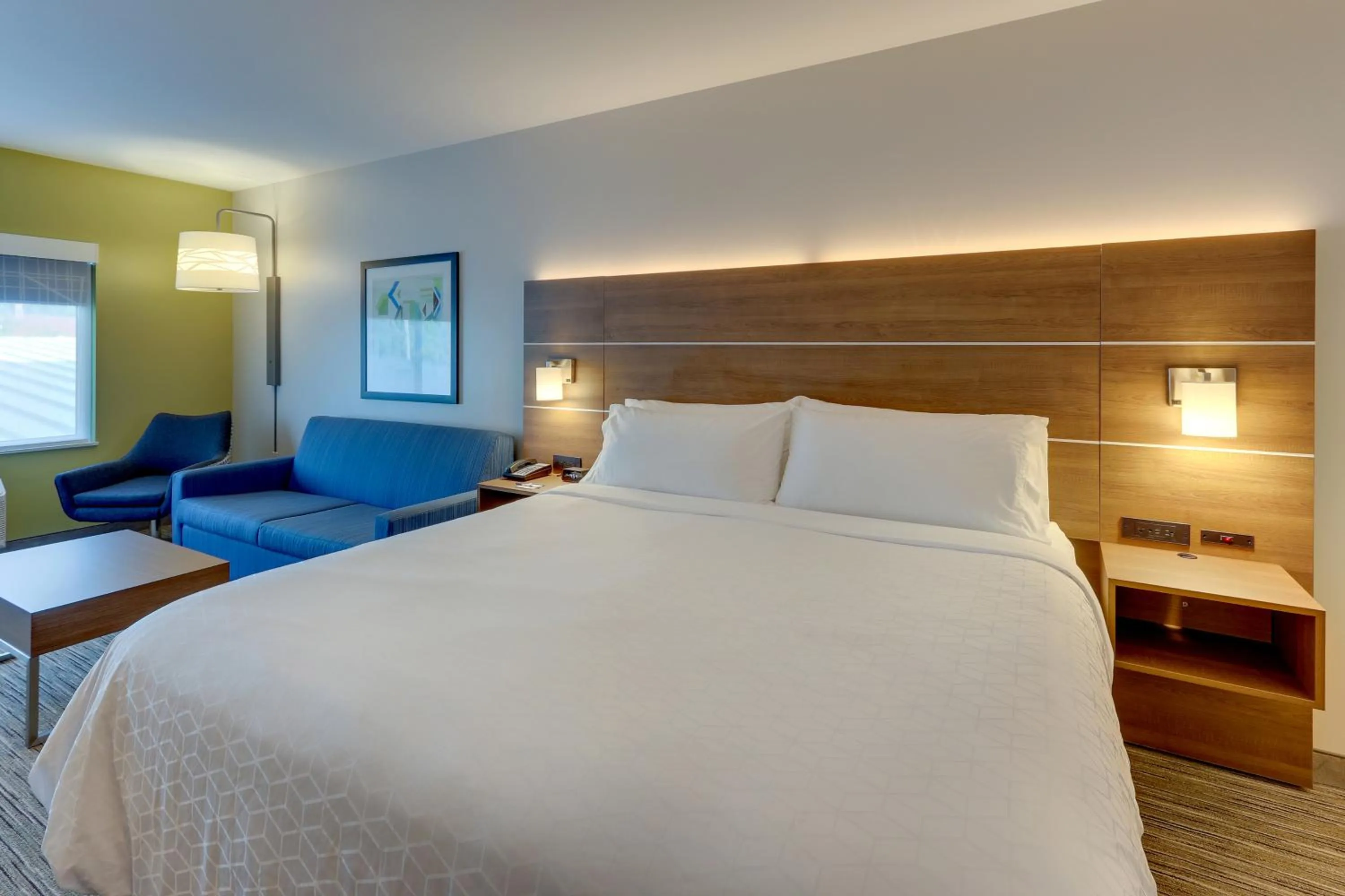 Bed in Holiday Inn Express & Suites - Saugerties - Hudson Valley by IHG