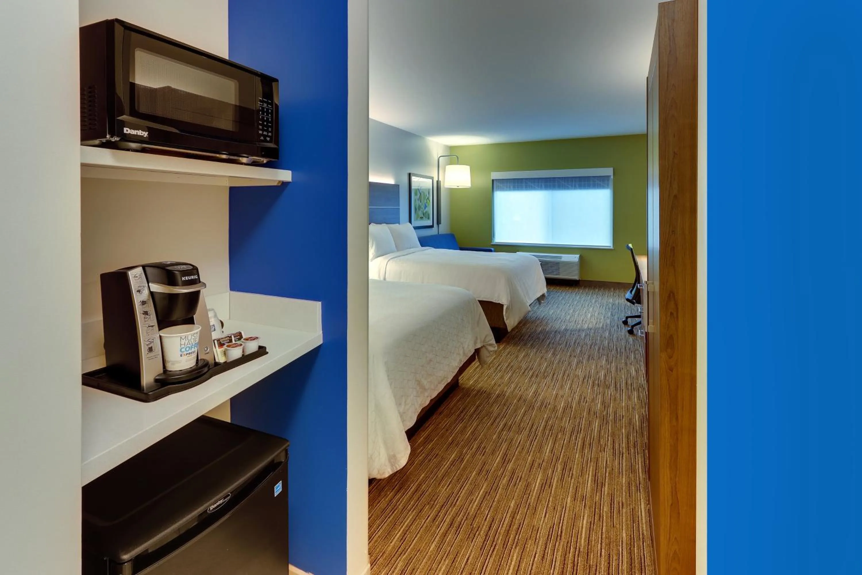 Photo of the whole room, Bed in Holiday Inn Express & Suites - Saugerties - Hudson Valley by IHG