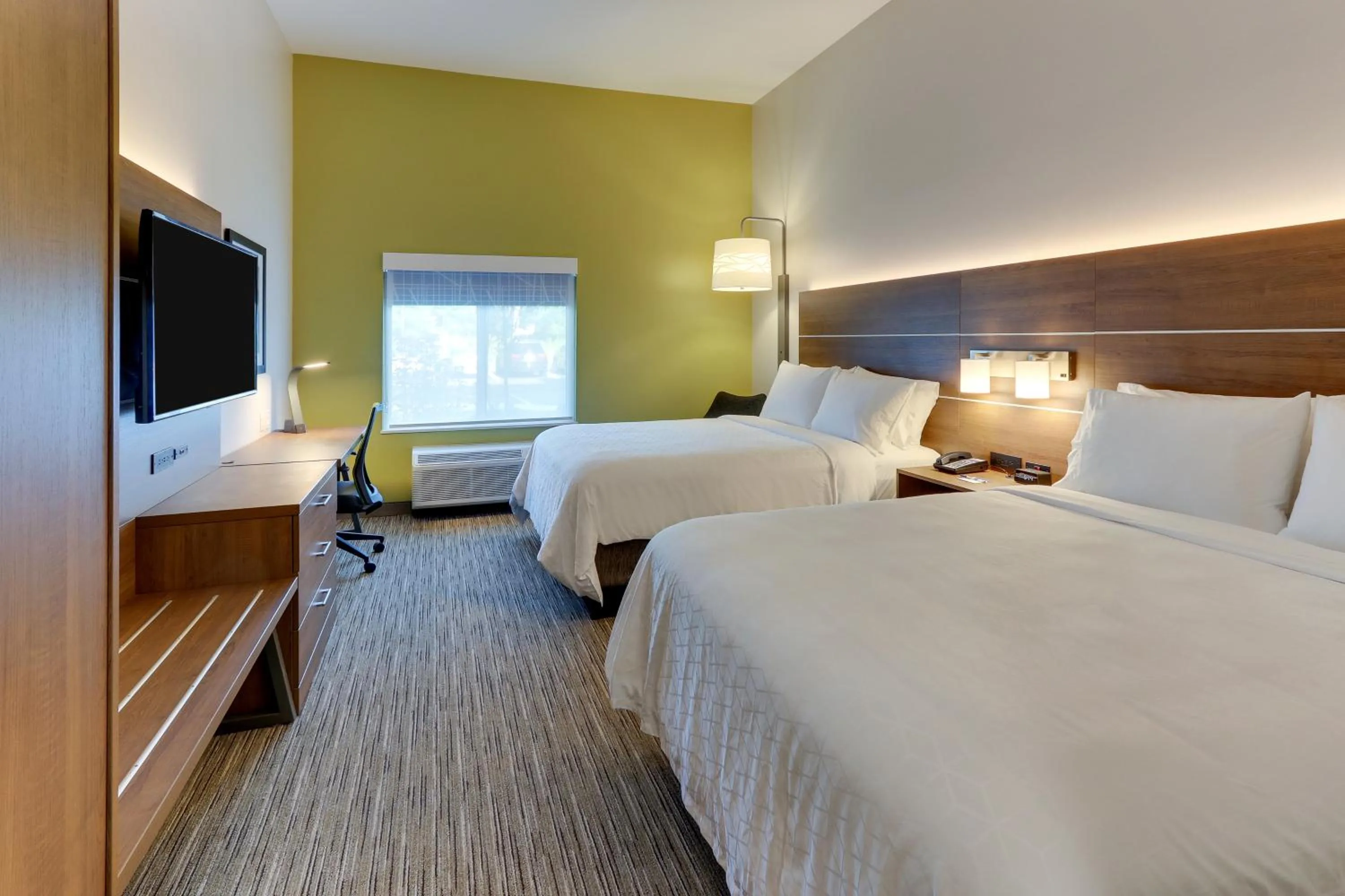 Bed in Holiday Inn Express & Suites - Saugerties - Hudson Valley by IHG