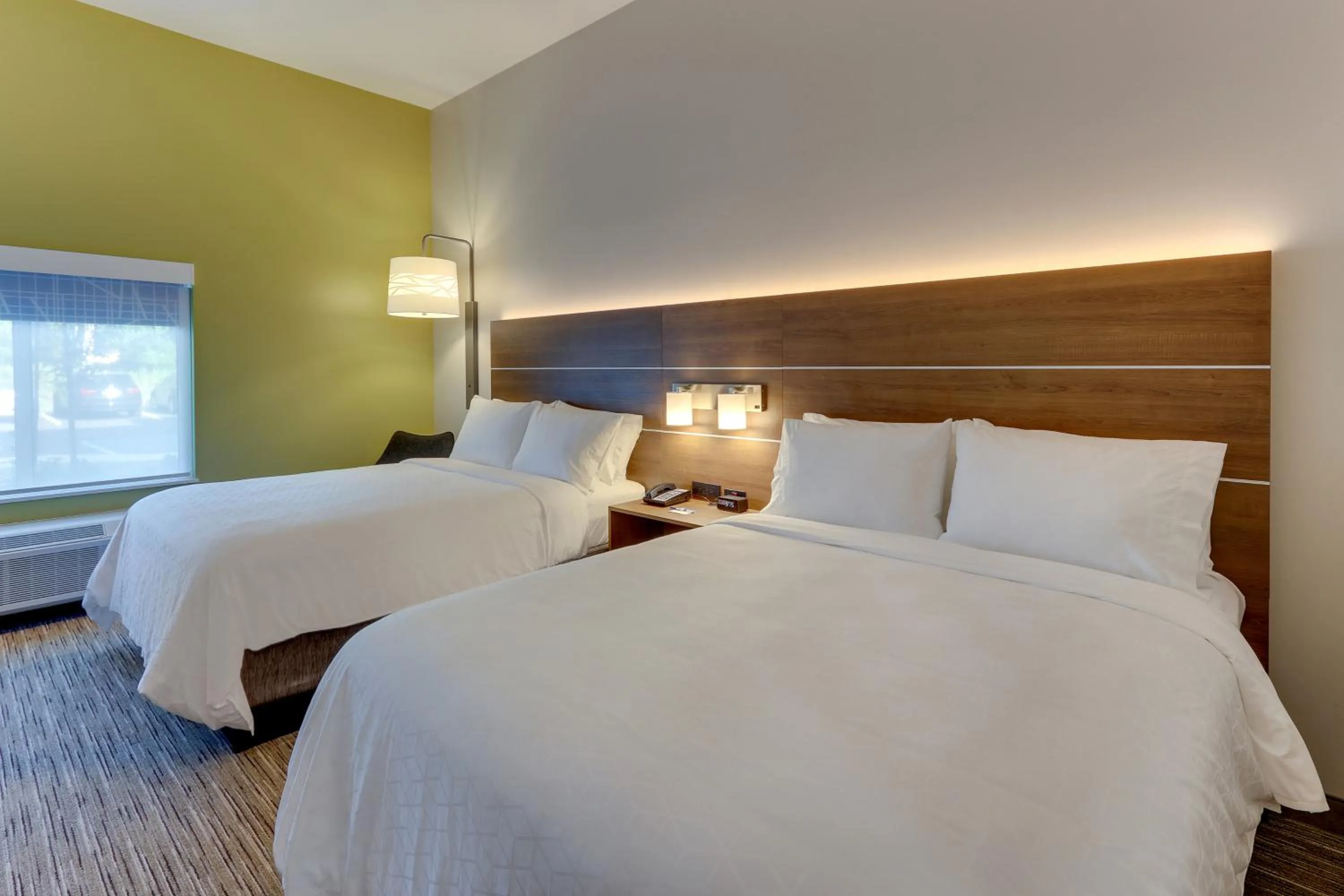 Bed in Holiday Inn Express & Suites - Saugerties - Hudson Valley by IHG