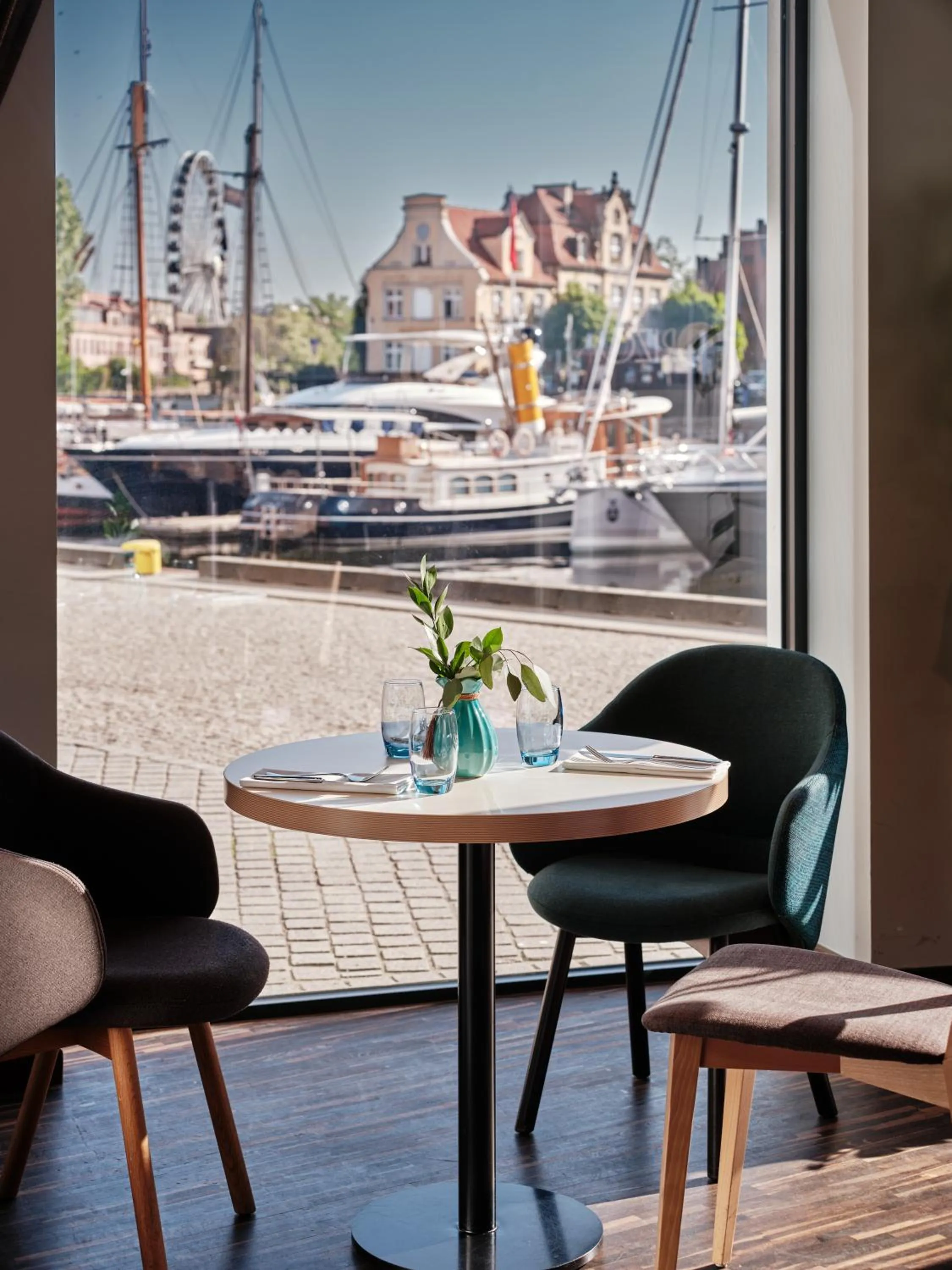 Restaurant/places to eat in Holiday Inn Gdansk - City Centre by IHG