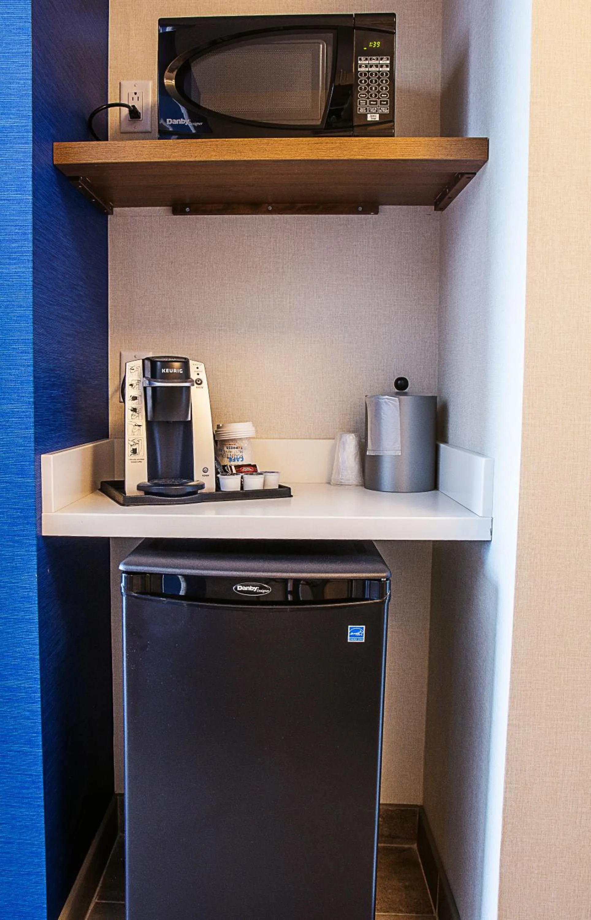 Coffee/tea facilities in Holiday Inn Express & Suites - Halifax – Dartmouth