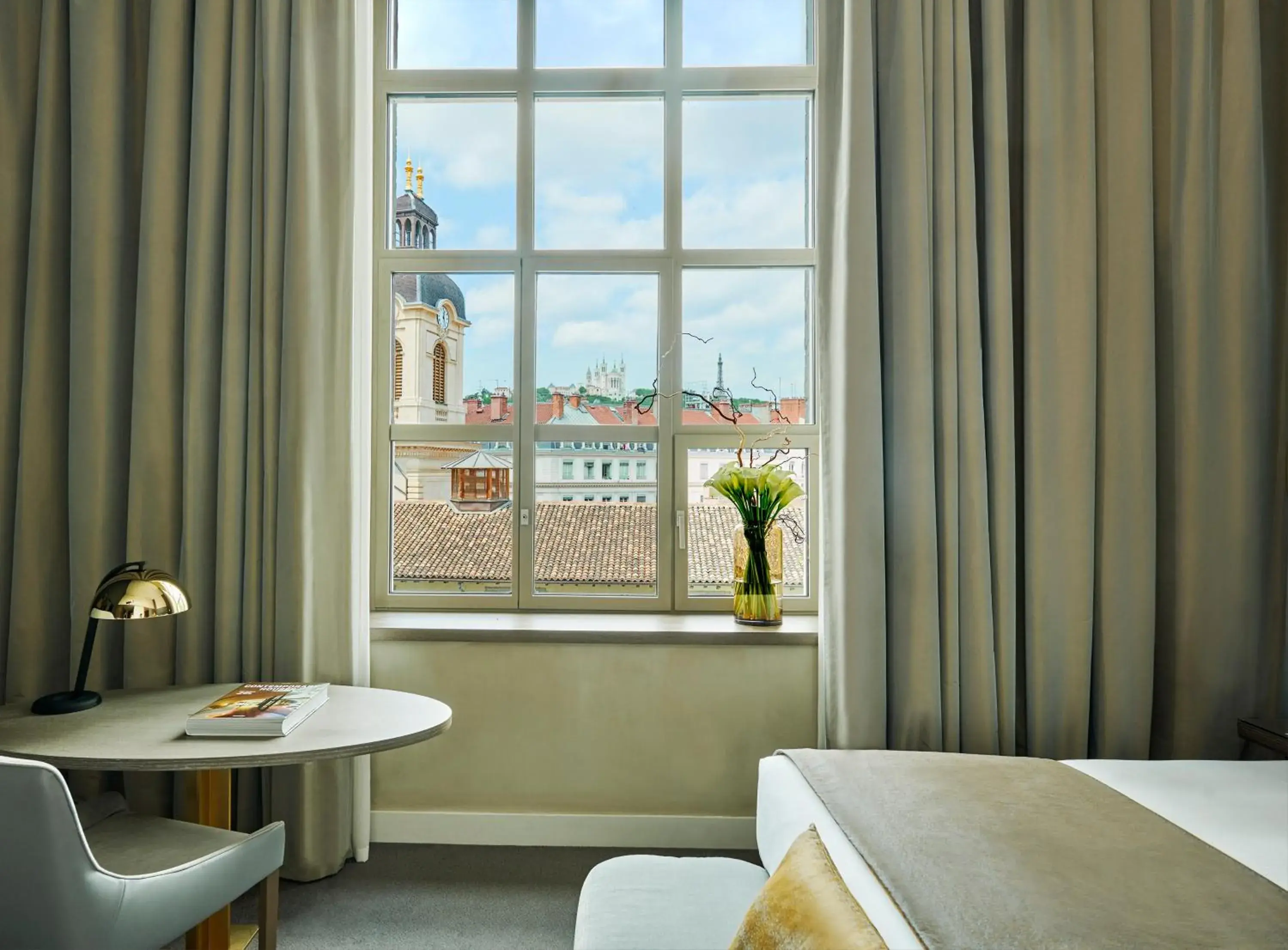 Premium King Room with Courtyard View in InterContinental Lyon - Hotel Dieu by IHG Premium King Room with Courtyard View in InterContinental Lyon - Hotel Dieu by IHG
