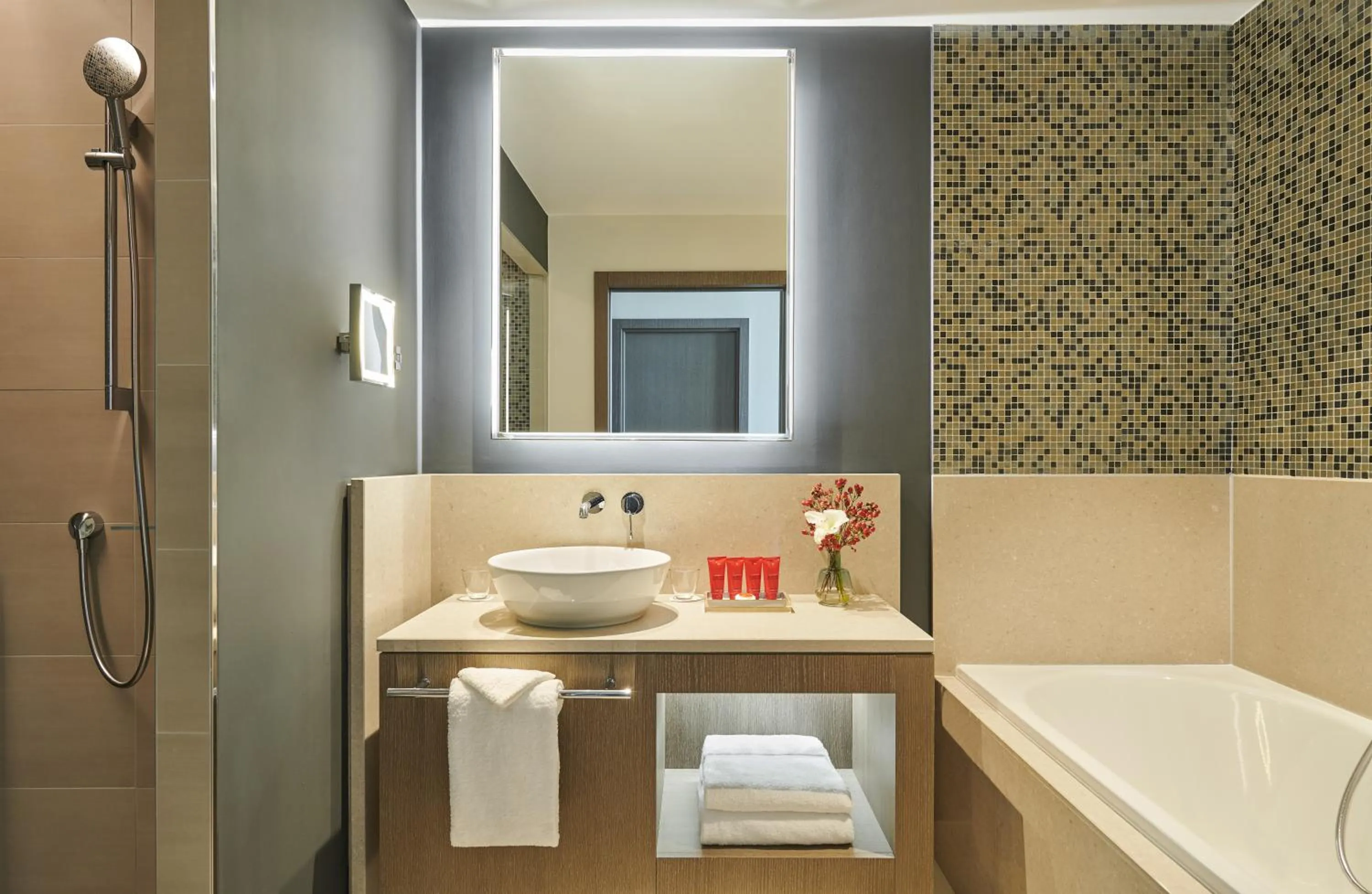 Photo of the whole room in InterContinental Lyon - Hotel Dieu by IHG