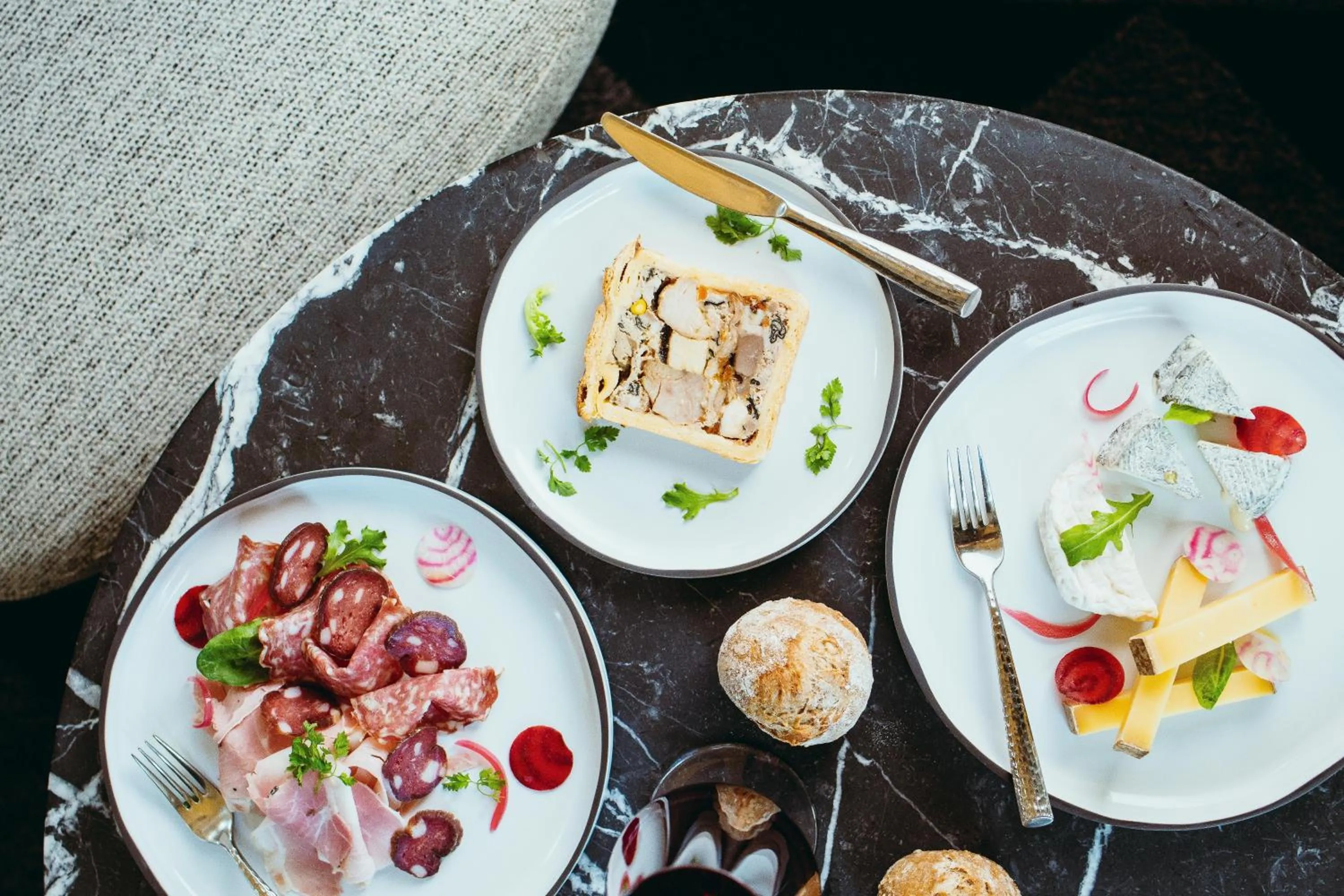 Lounge or bar in InterContinental Lyon - Hotel Dieu by IHG