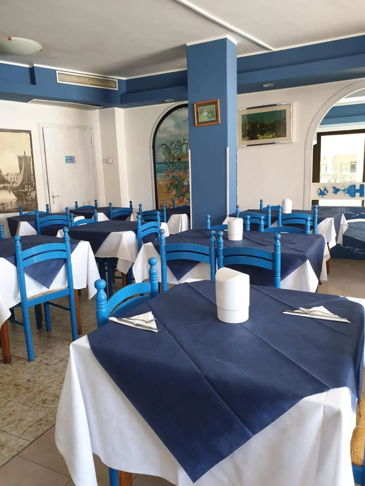 Restaurant/Places to Eat in Hotel Centrale