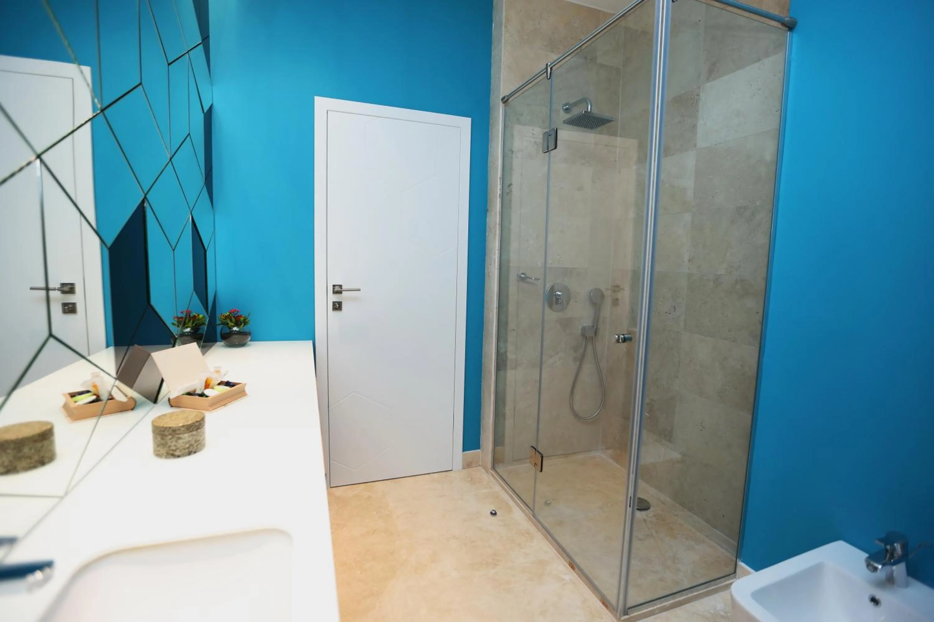 Bathroom in Valentino Rooms