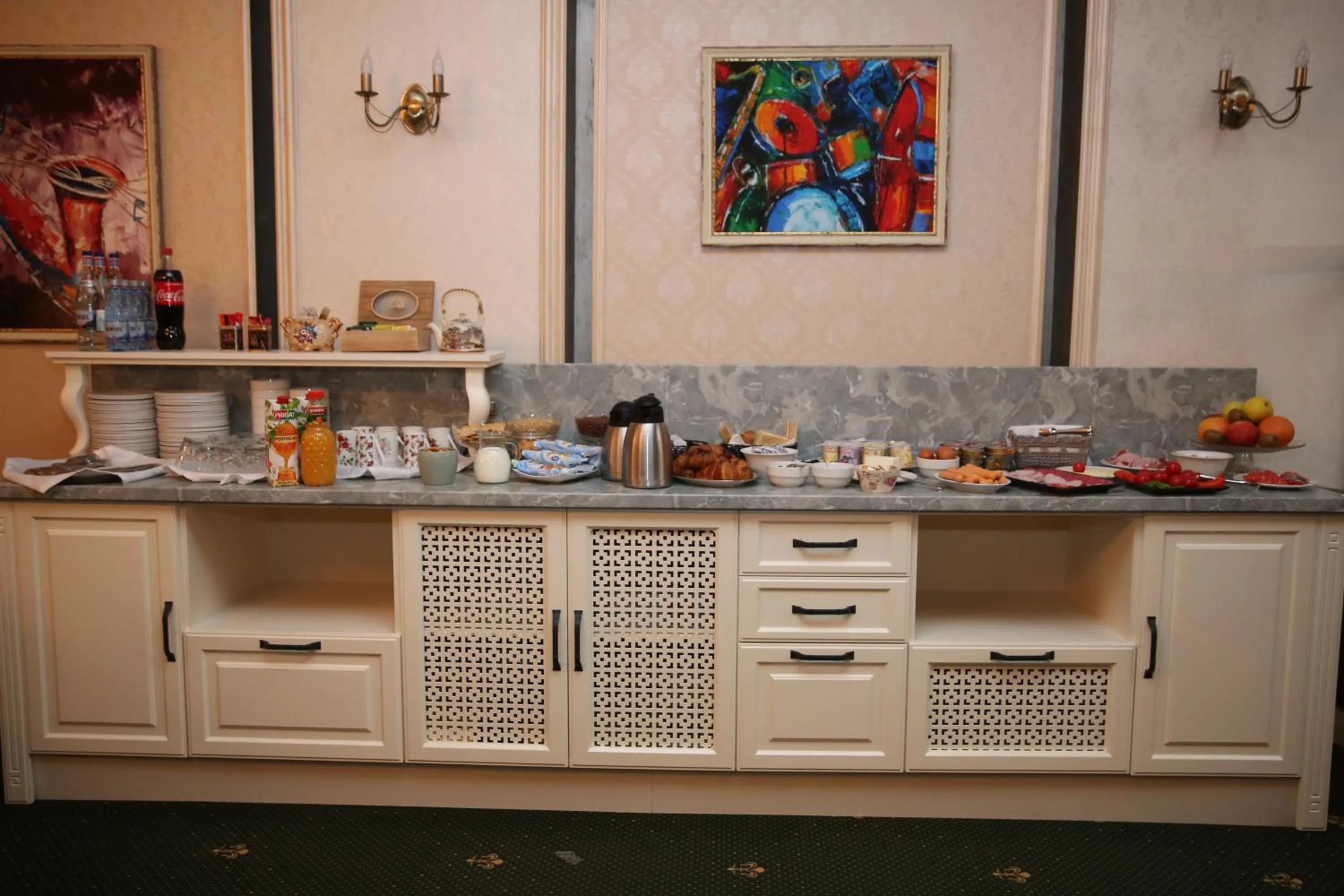 Breakfast in Valentino Rooms