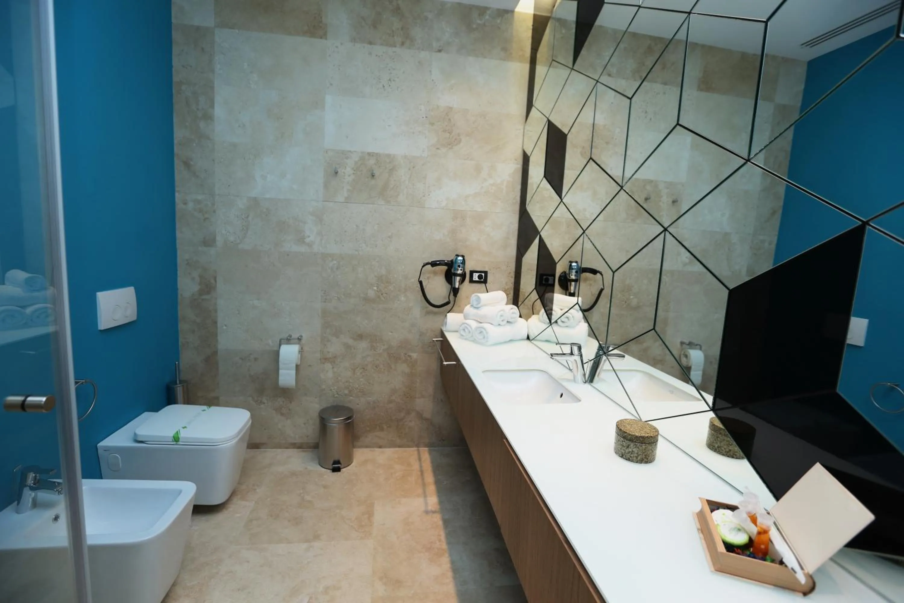 Bathroom in Valentino Rooms