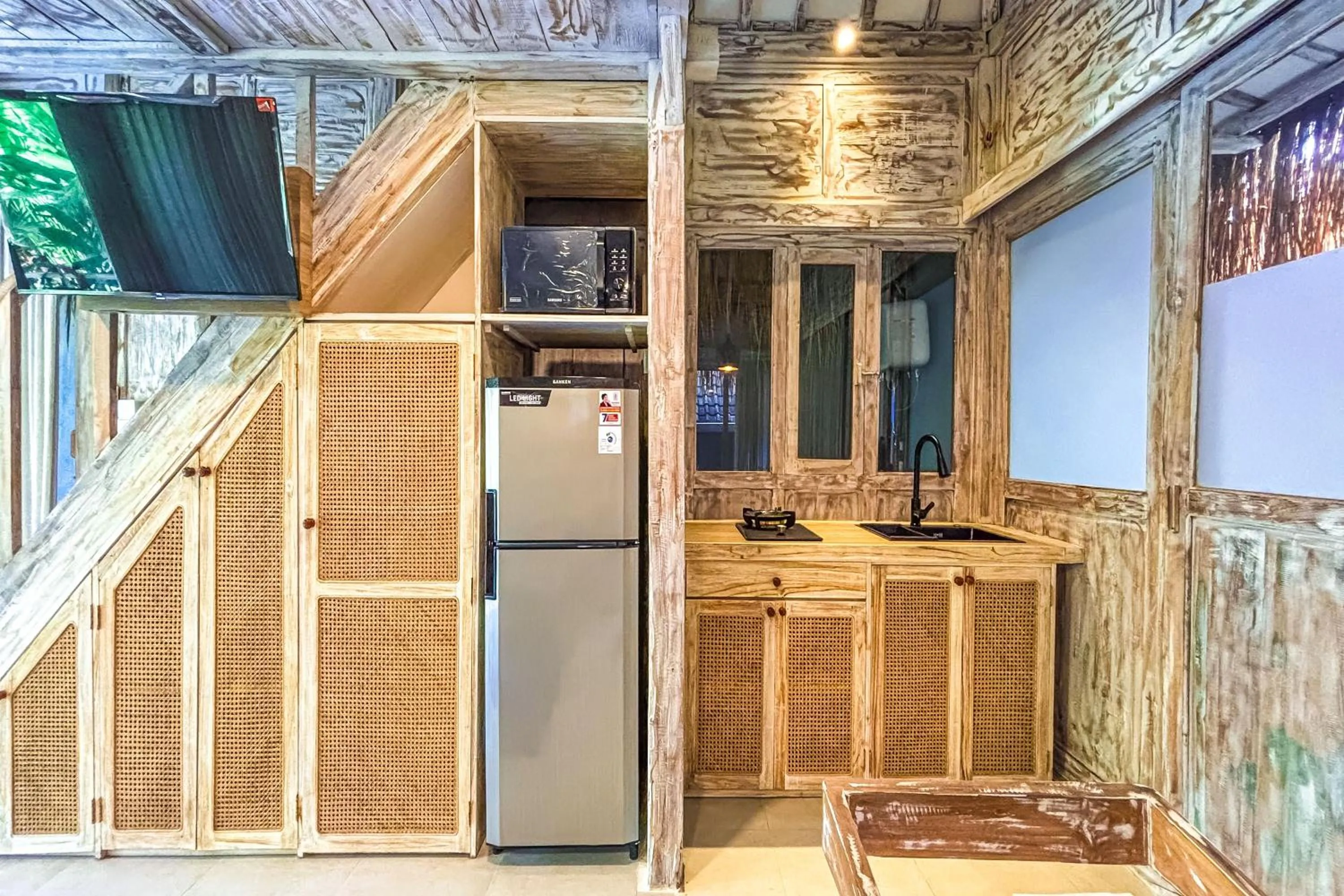 Kitchen or kitchenette in Villa Alisha Pererenan Canggu