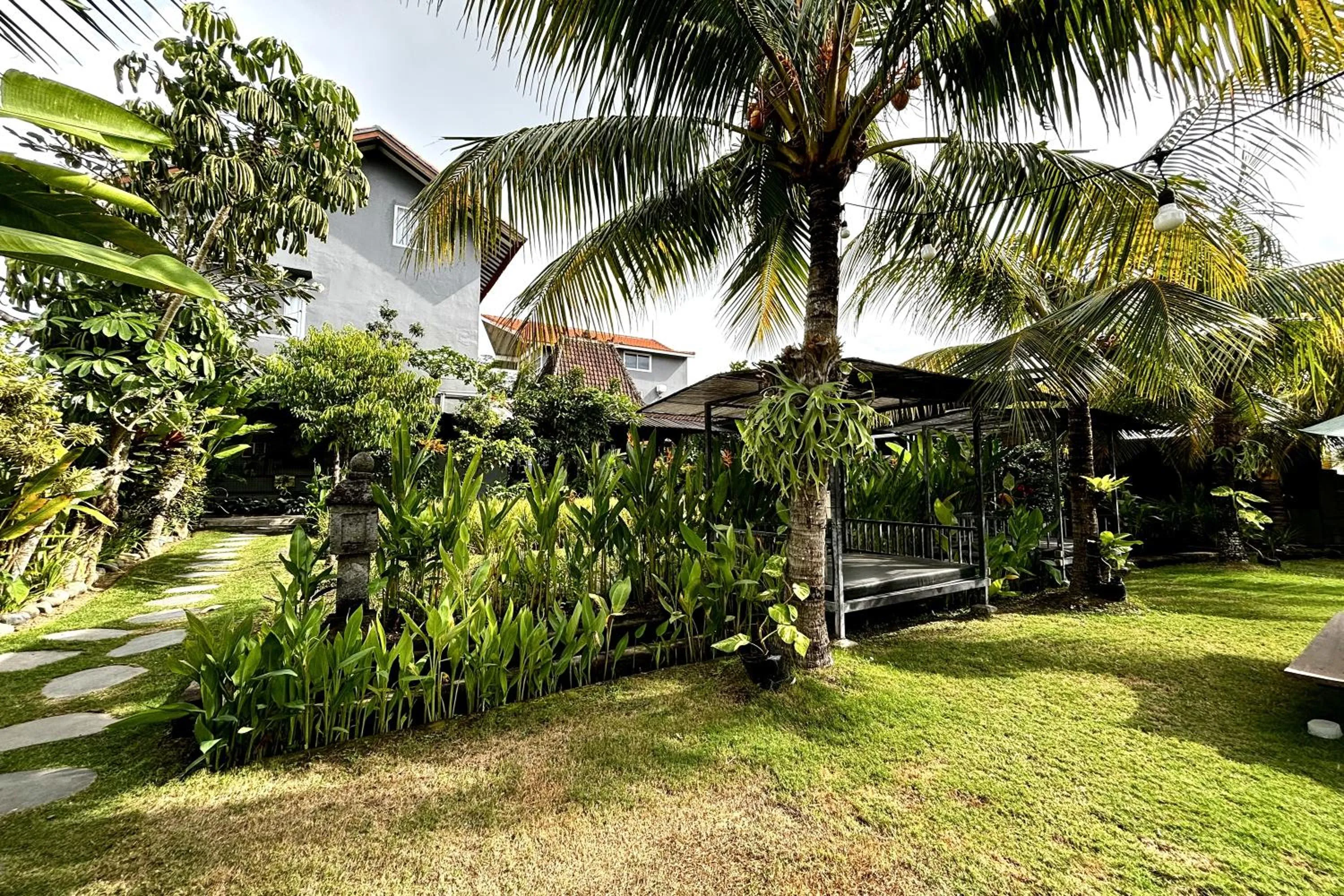 Garden in Villa Alisha Pererenan Canggu