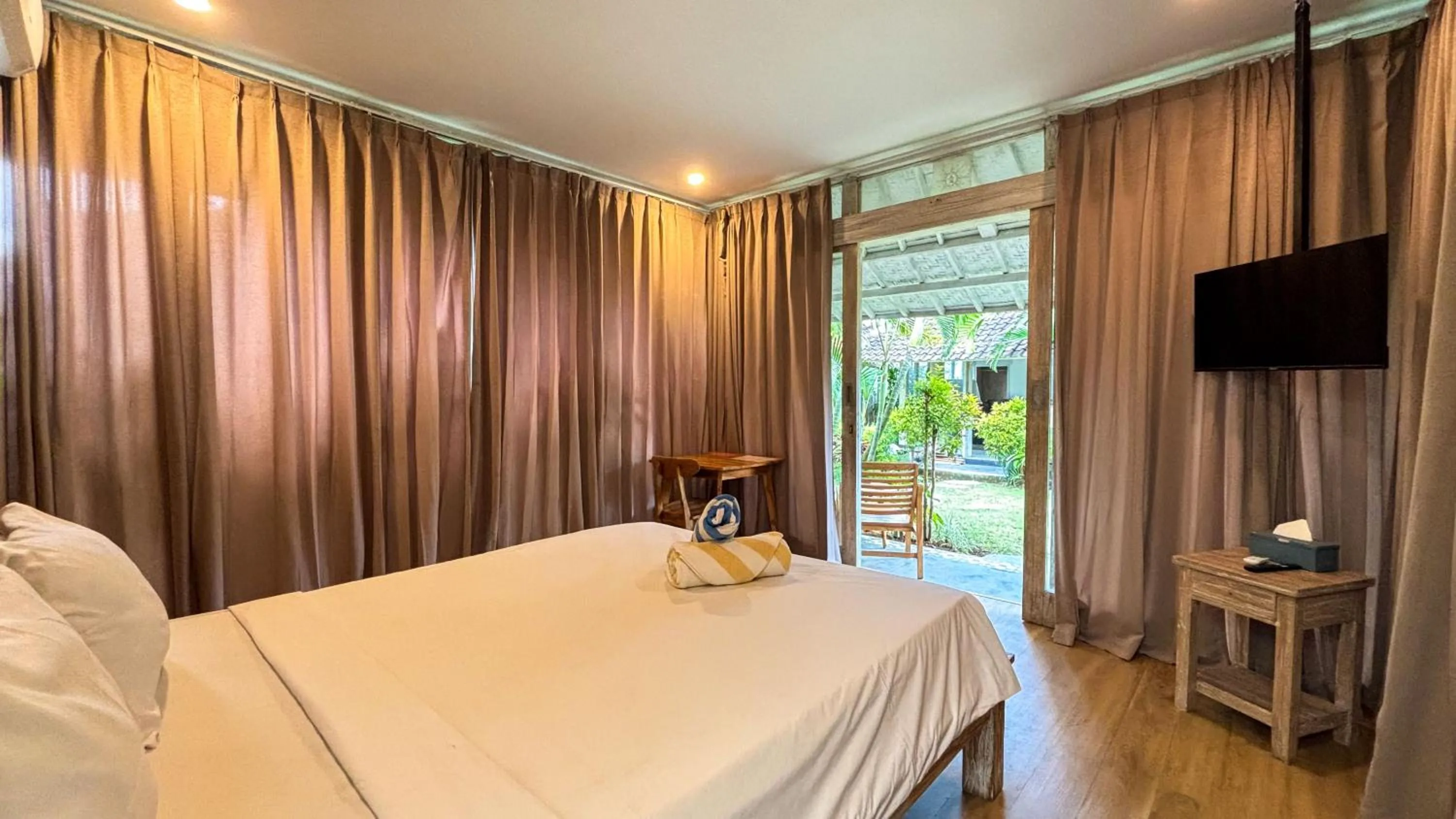 Bed in Villa Alisha Pererenan Canggu