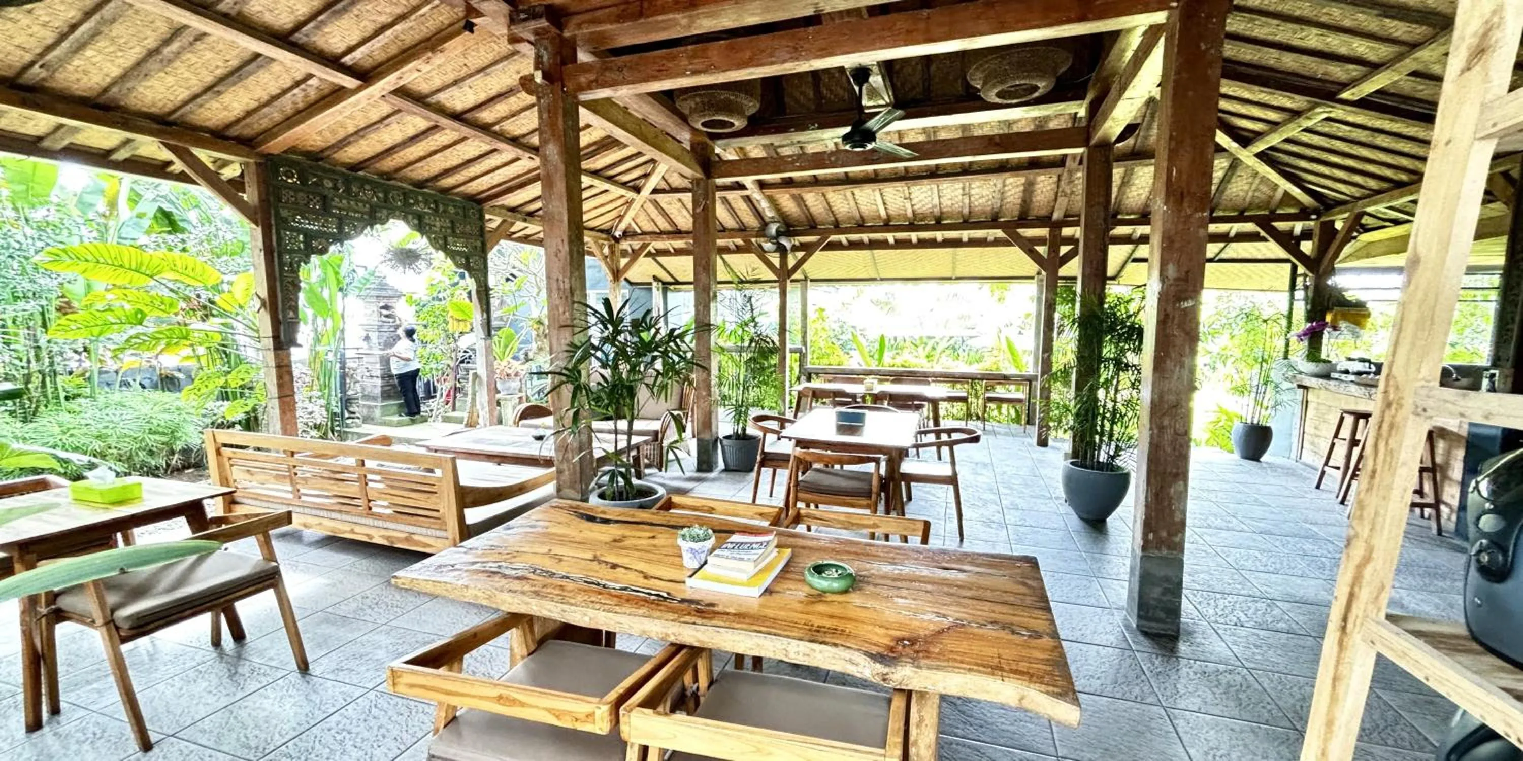 Restaurant/places to eat in Villa Alisha Pererenan Canggu