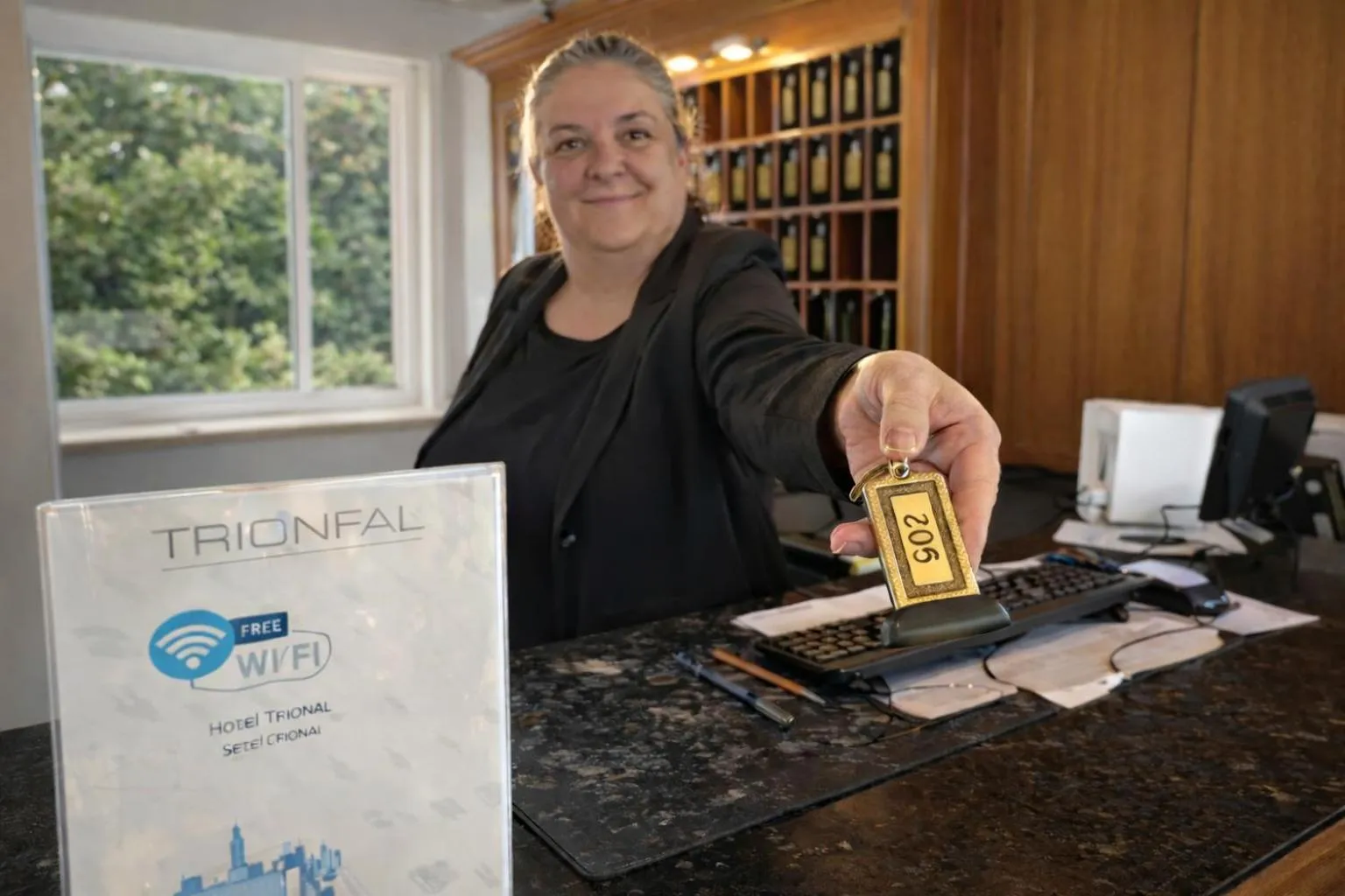 Staff in HOTEL TRIONFAL - Fronte Mare - Vicinissimi al Centro