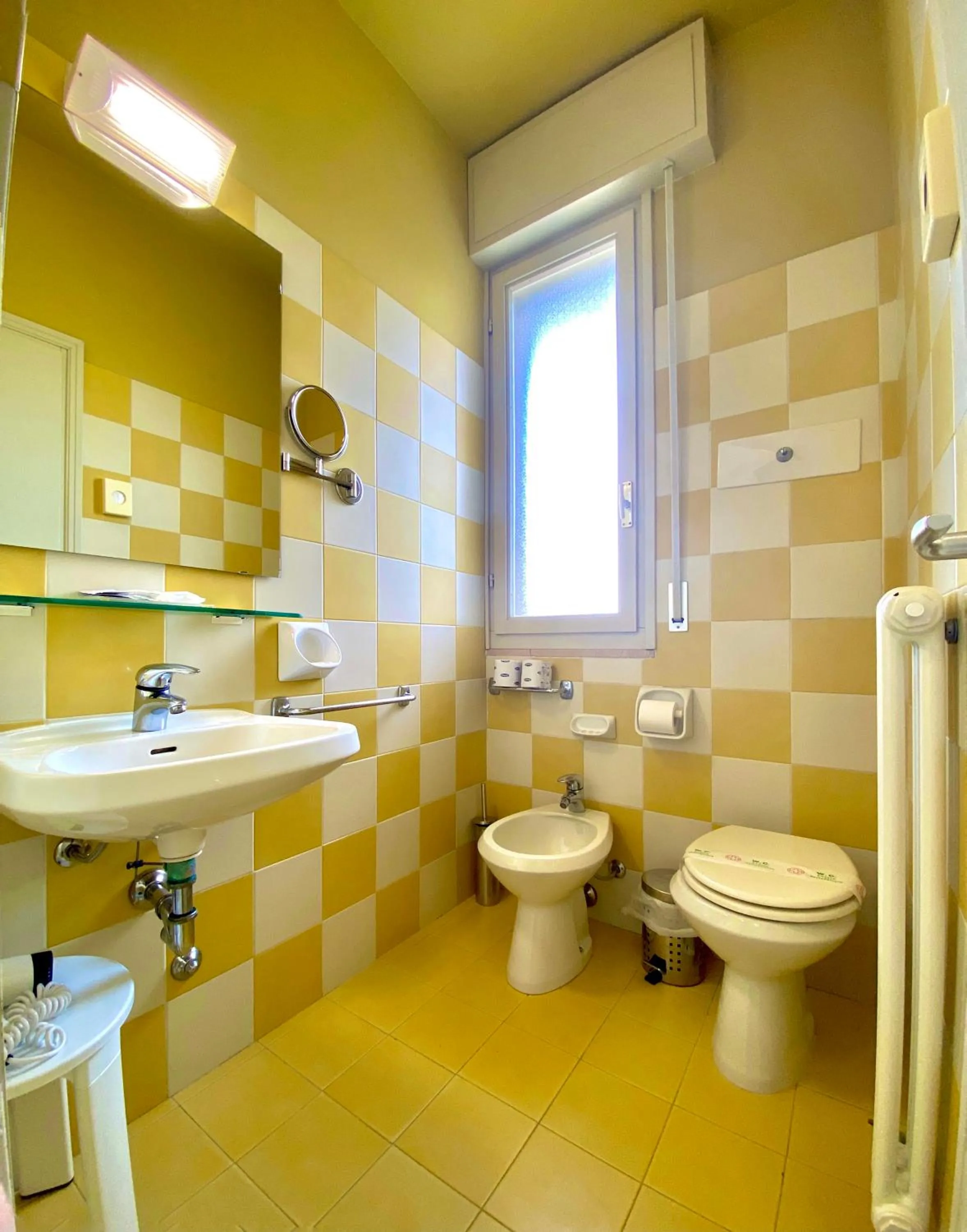 Shower in HOTEL TRIONFAL - Fronte Mare - Vicinissimi al Centro