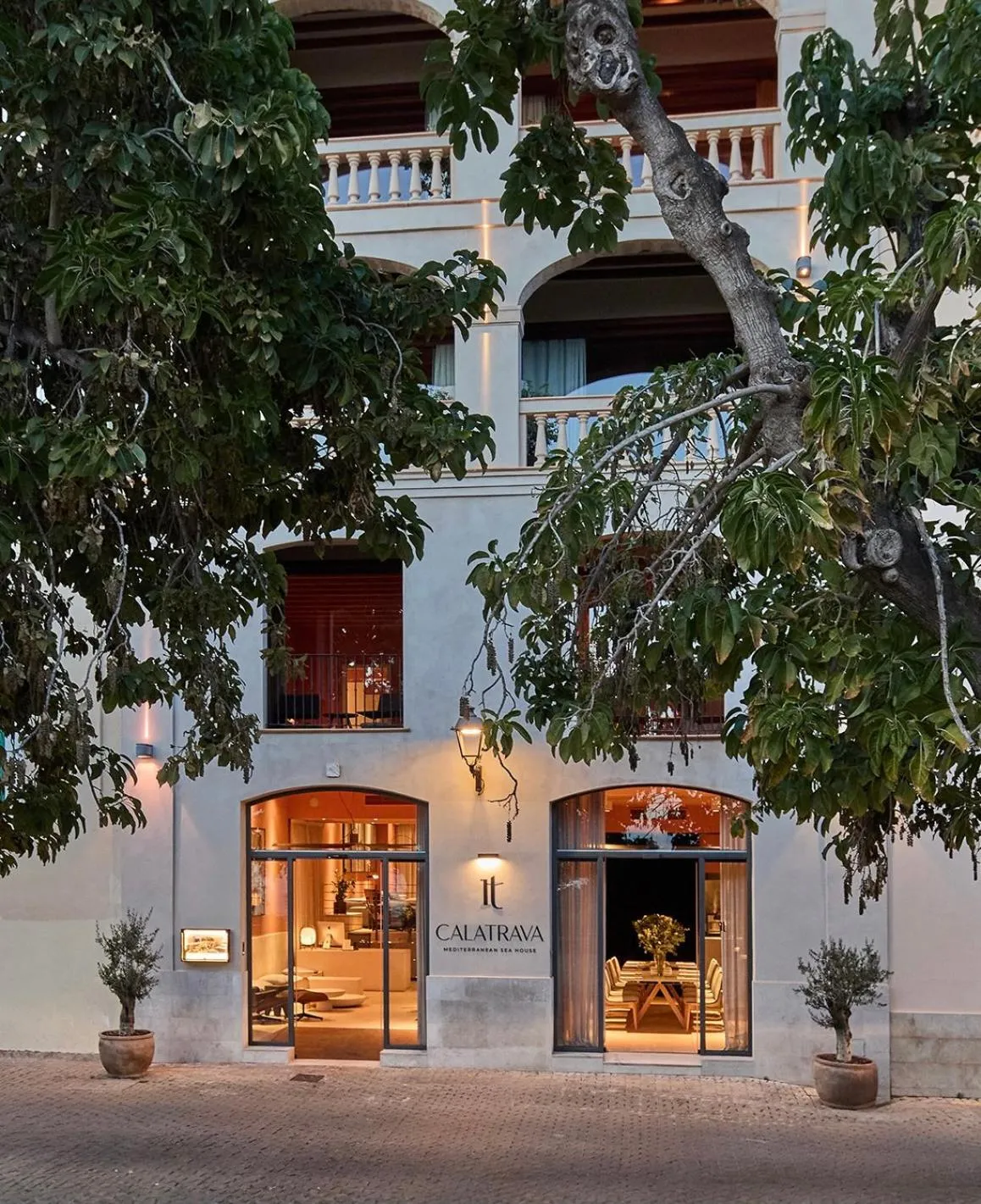 Facade/entrance in Calatrava Hotel