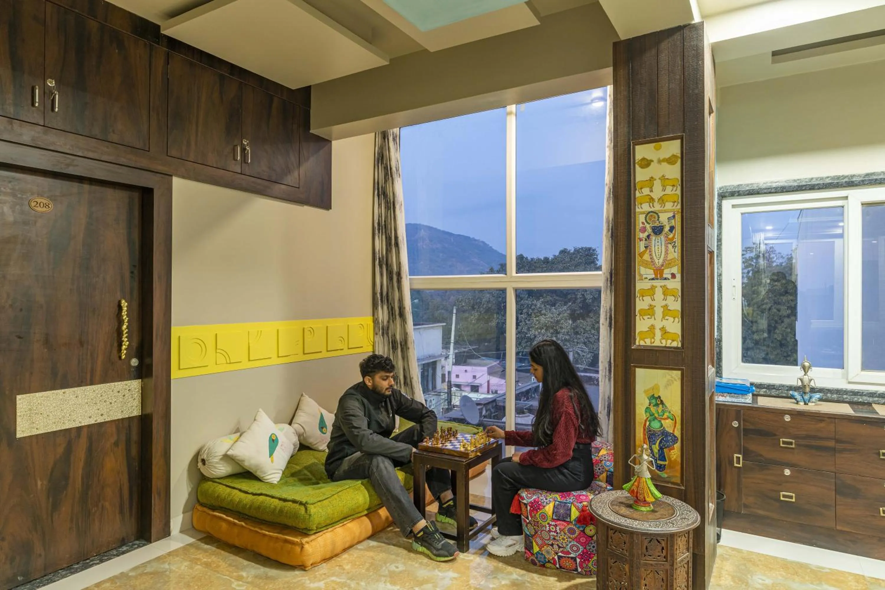 Living room in Zostel Bundi