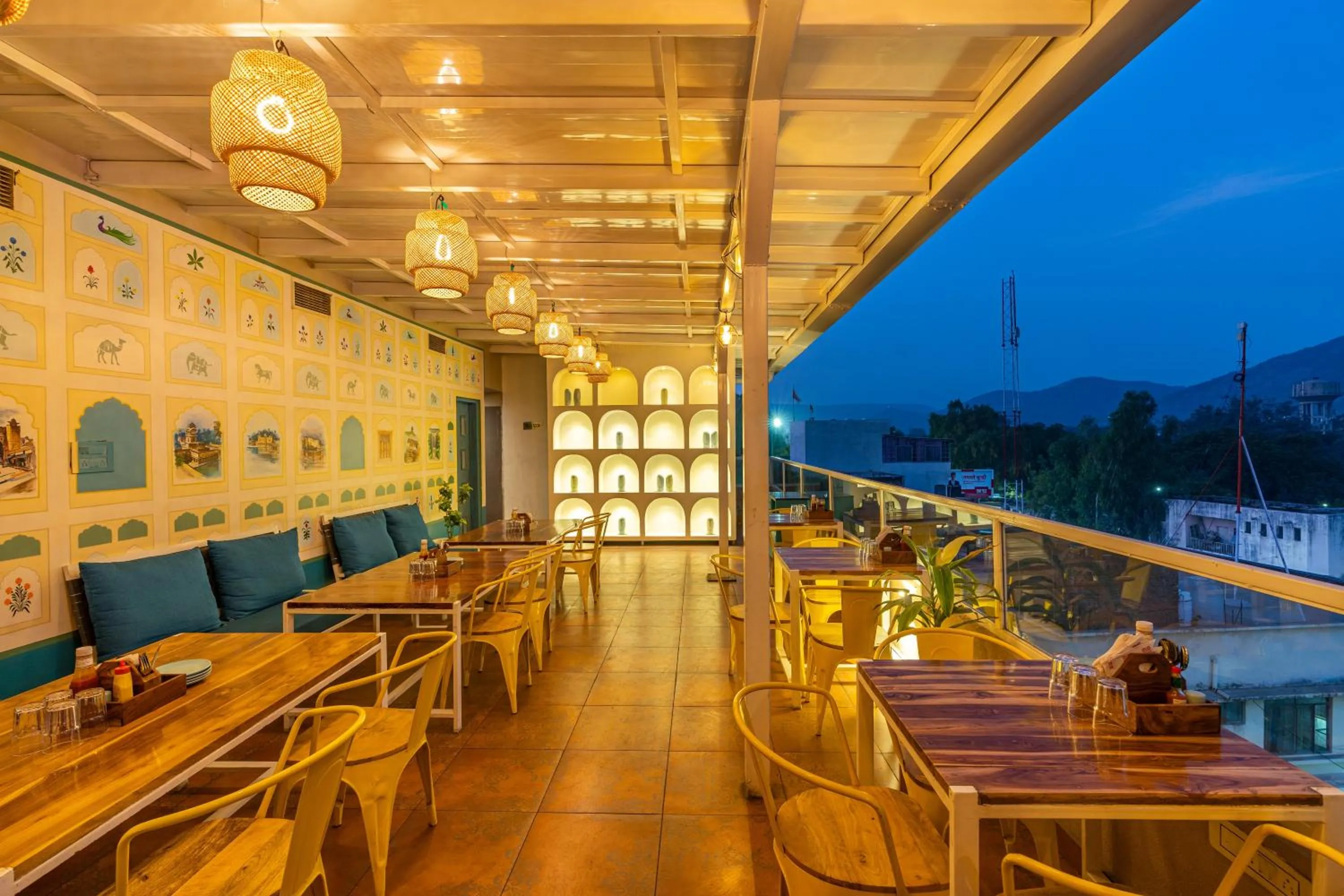 Restaurant/places to eat in Zostel Bundi