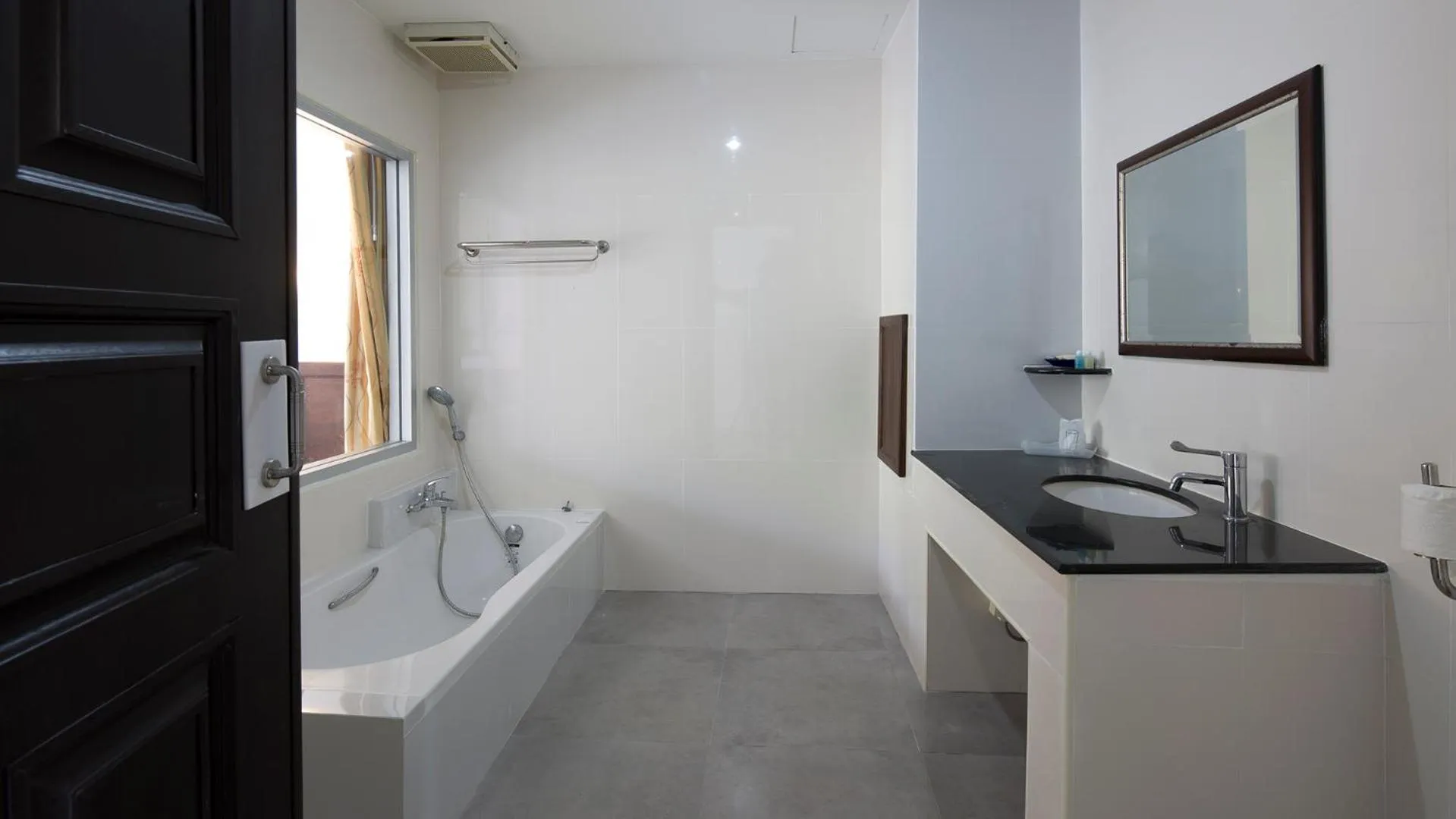 Bathroom in ARAYA HOTEL