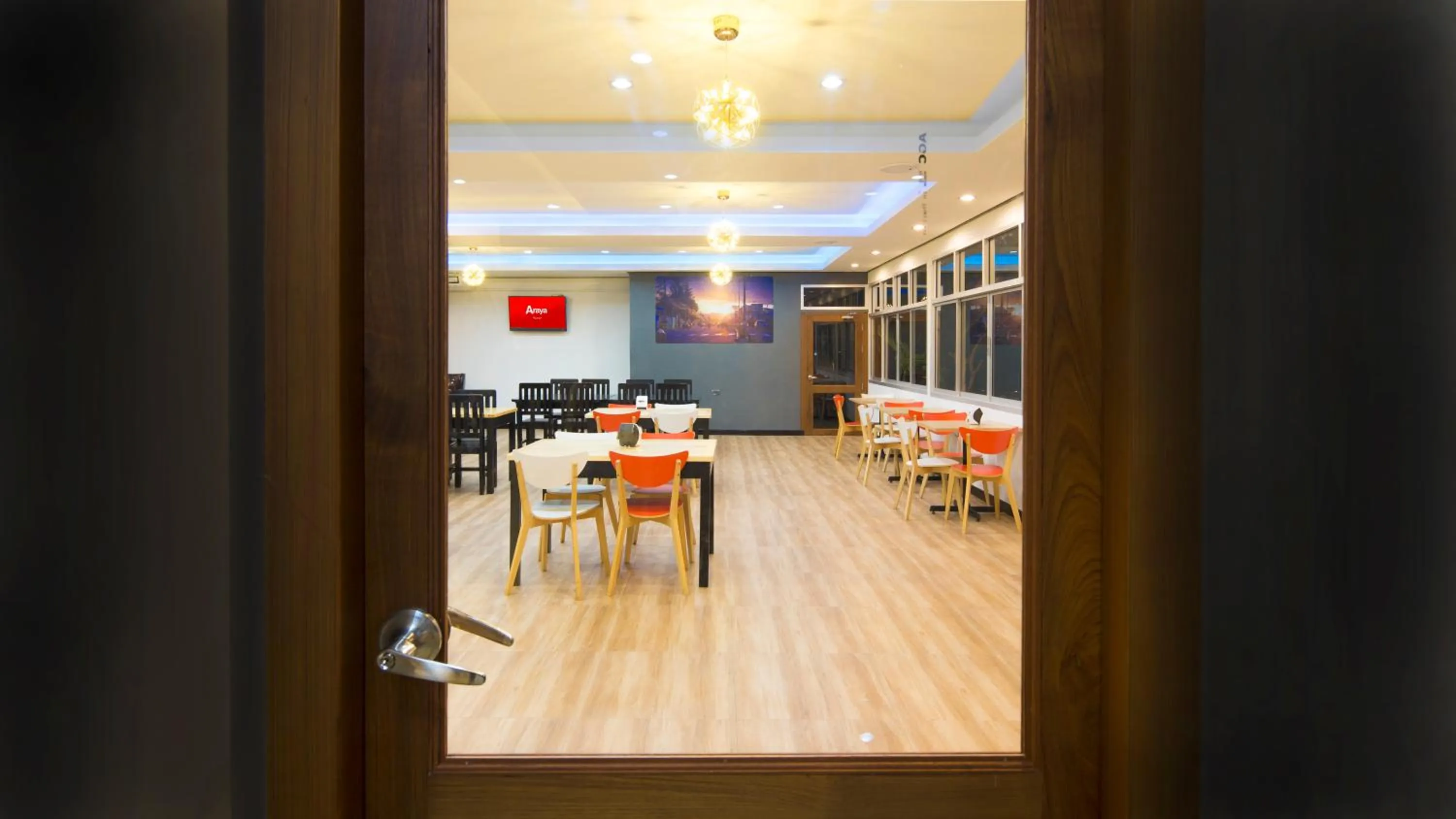 Restaurant/places to eat in ARAYA HOTEL