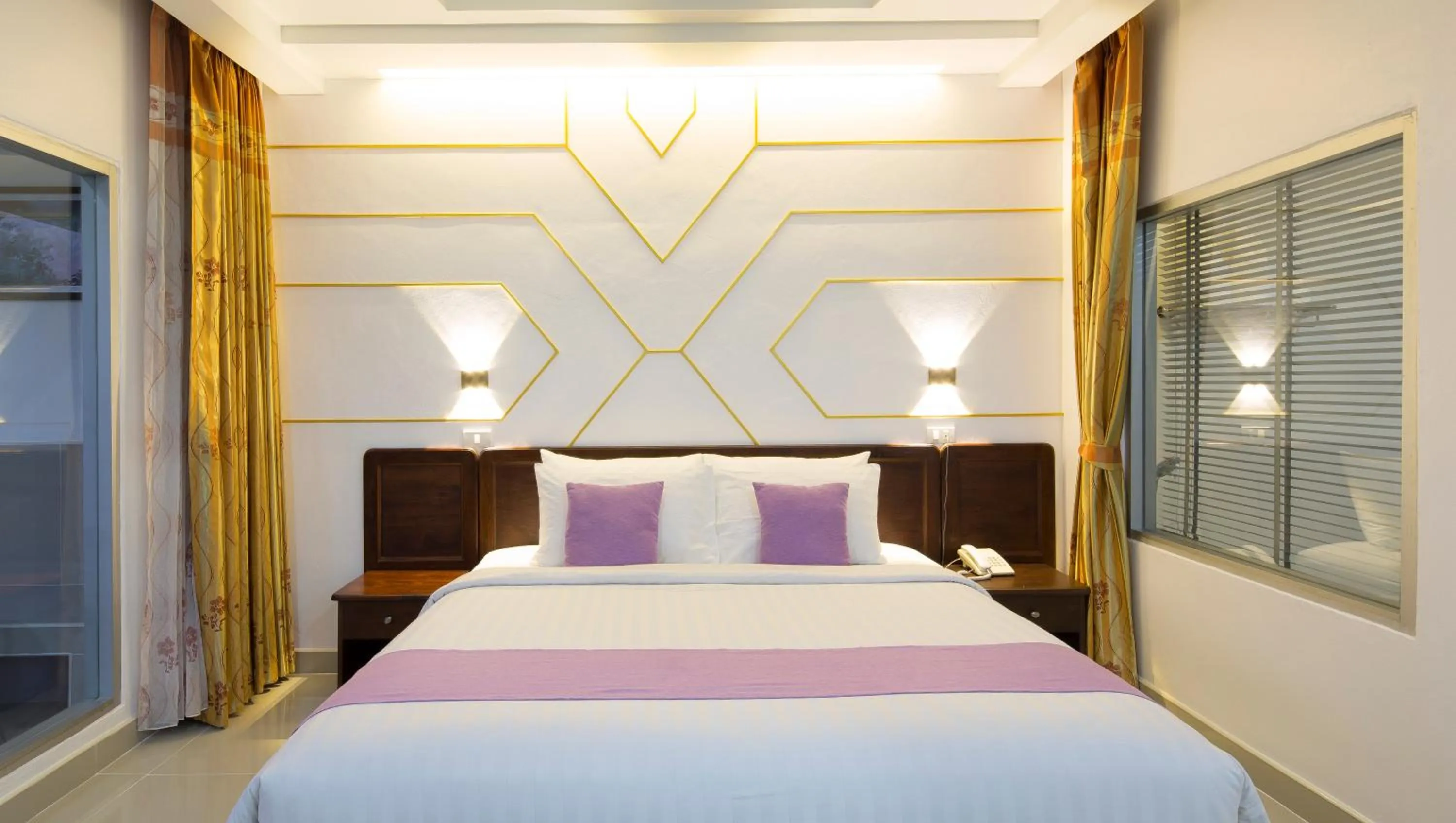 Bed in ARAYA HOTEL