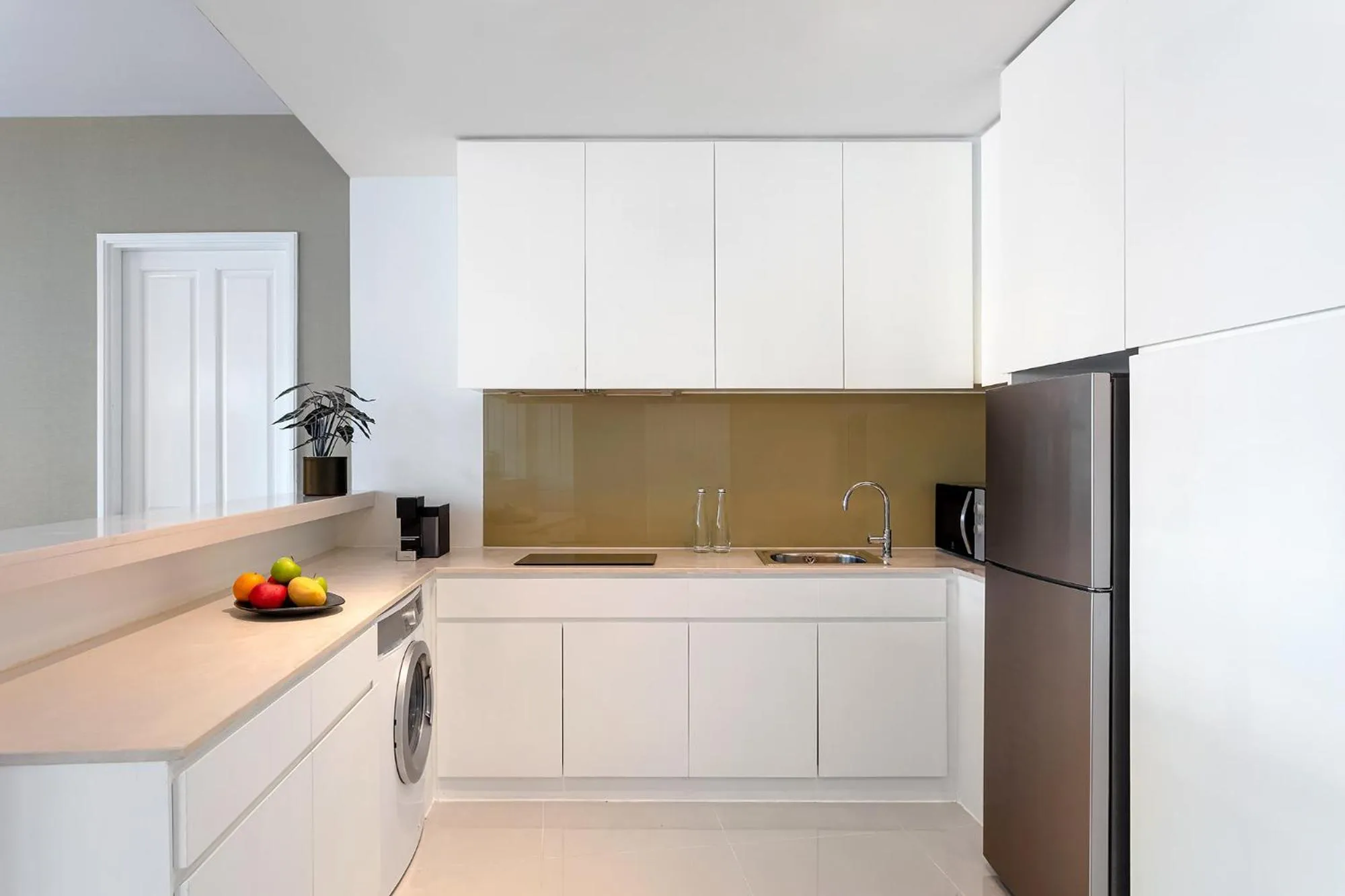 Kitchen or kitchenette in Dusit Suites Hotel Ratchadamri, Bangkok