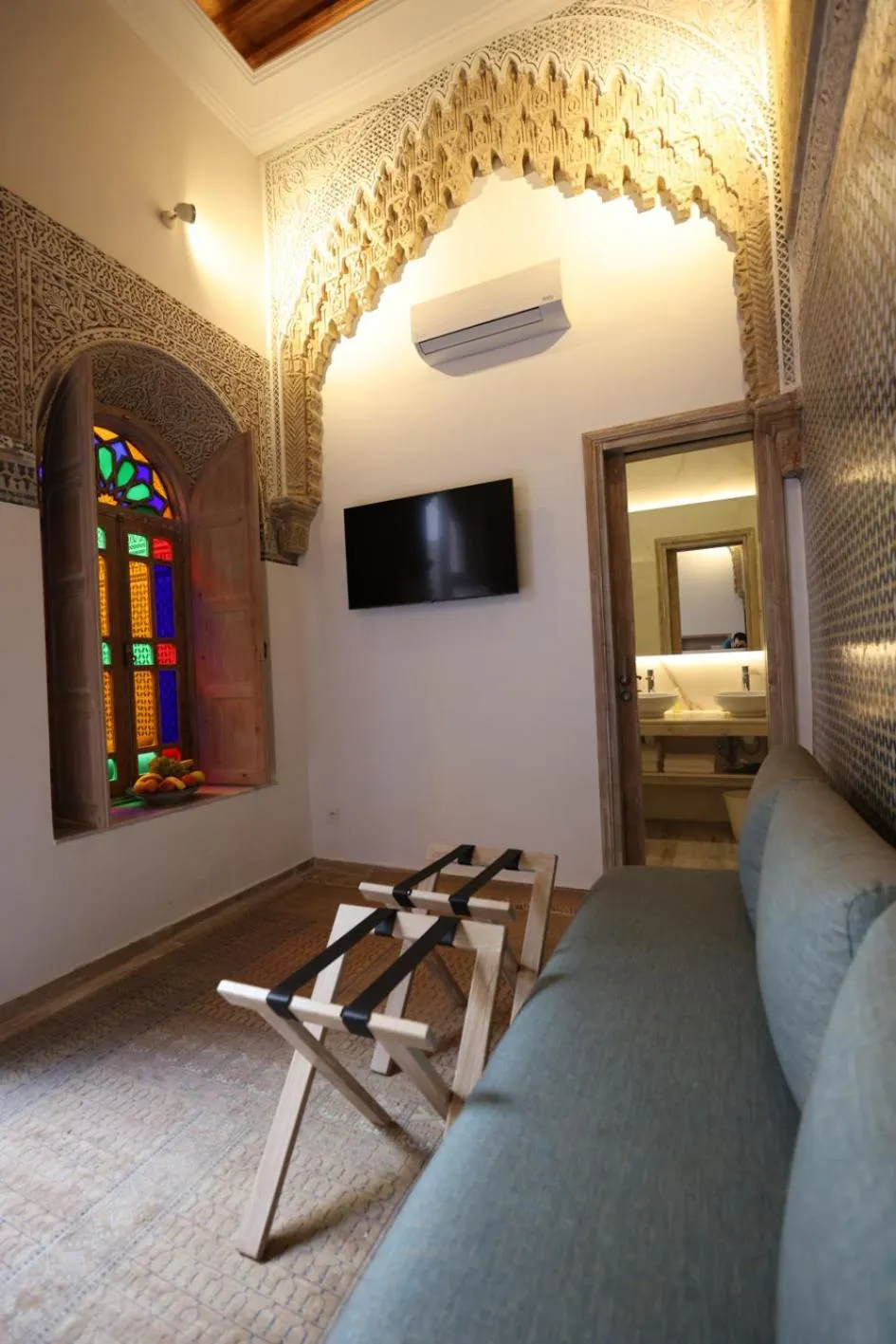 TV and multimedia in Riad Zyo