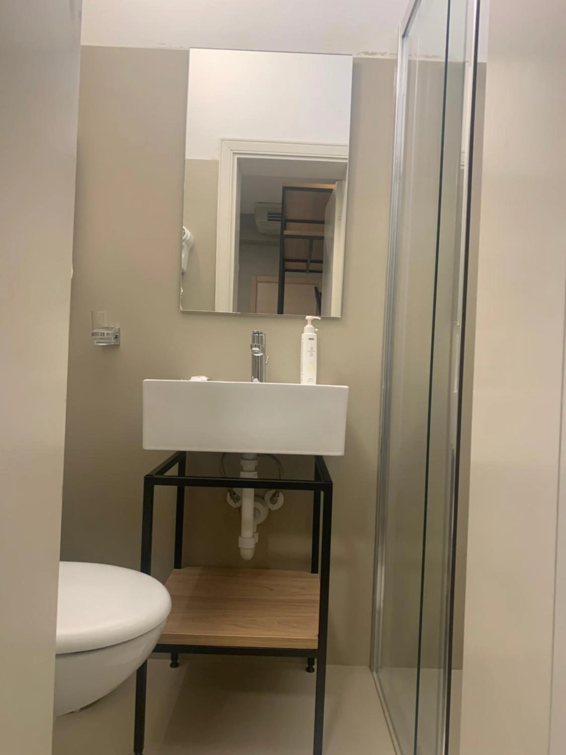 Shower in Atlas Hotel