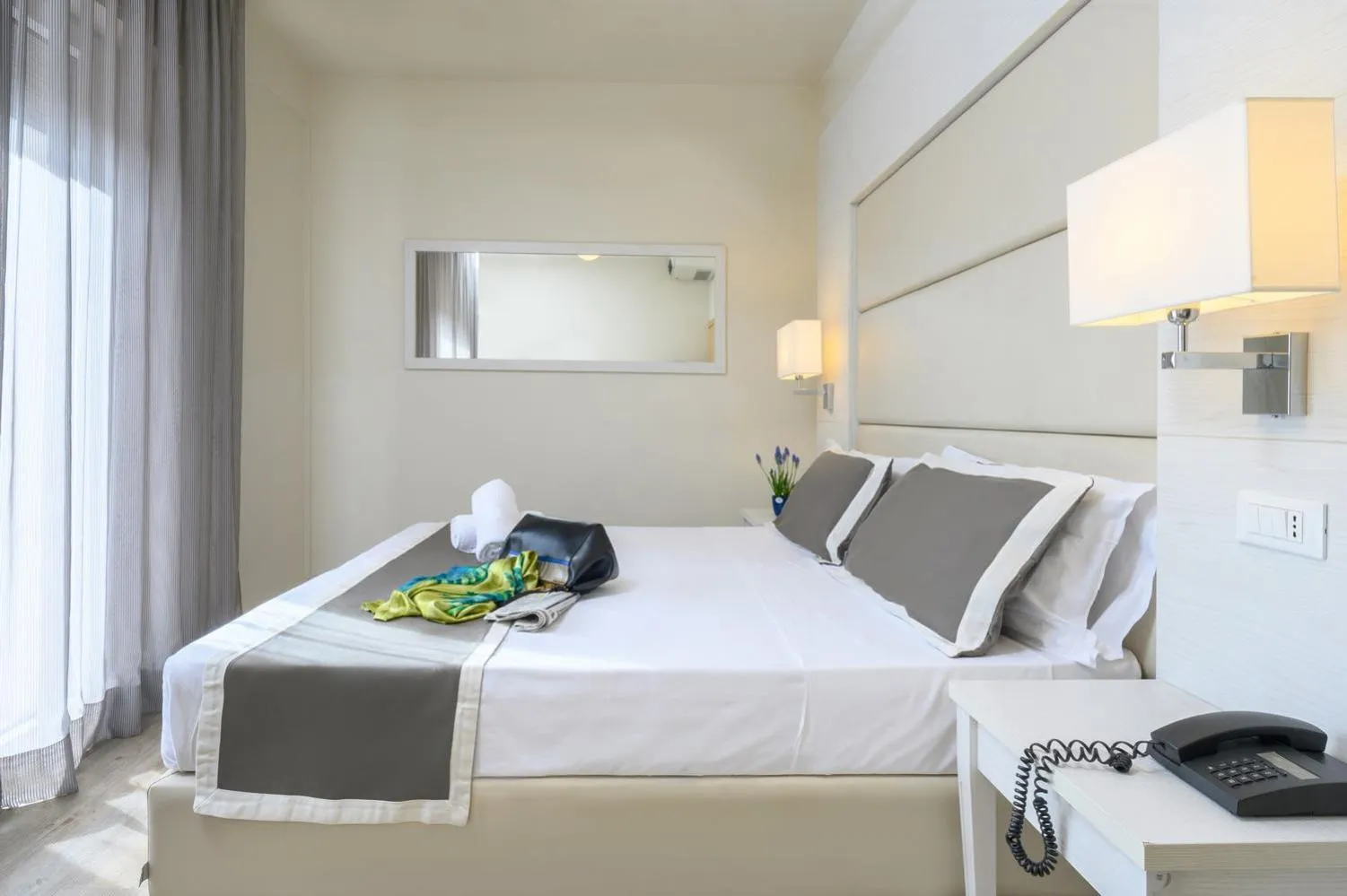 Bedroom, Bed in Atlas Hotel