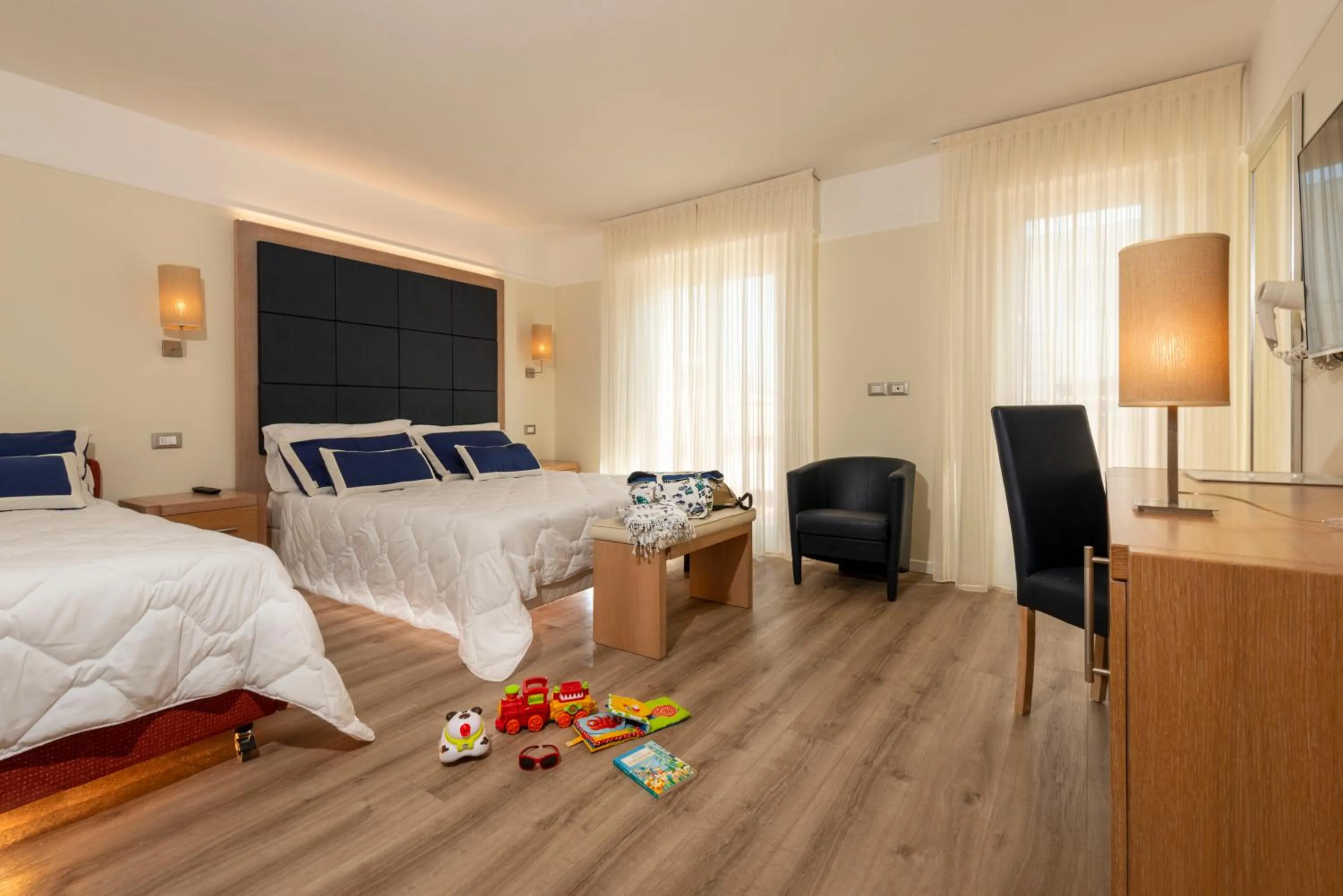 Photo of the whole room, Bed in Atlas Hotel