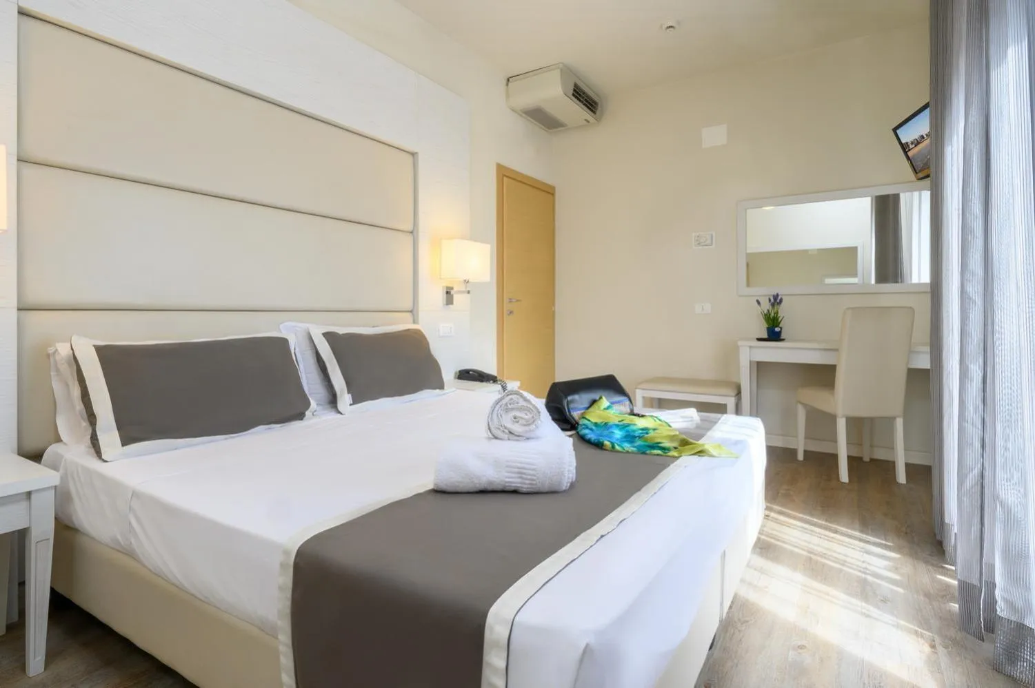 Photo of the whole room, Bed in Atlas Hotel