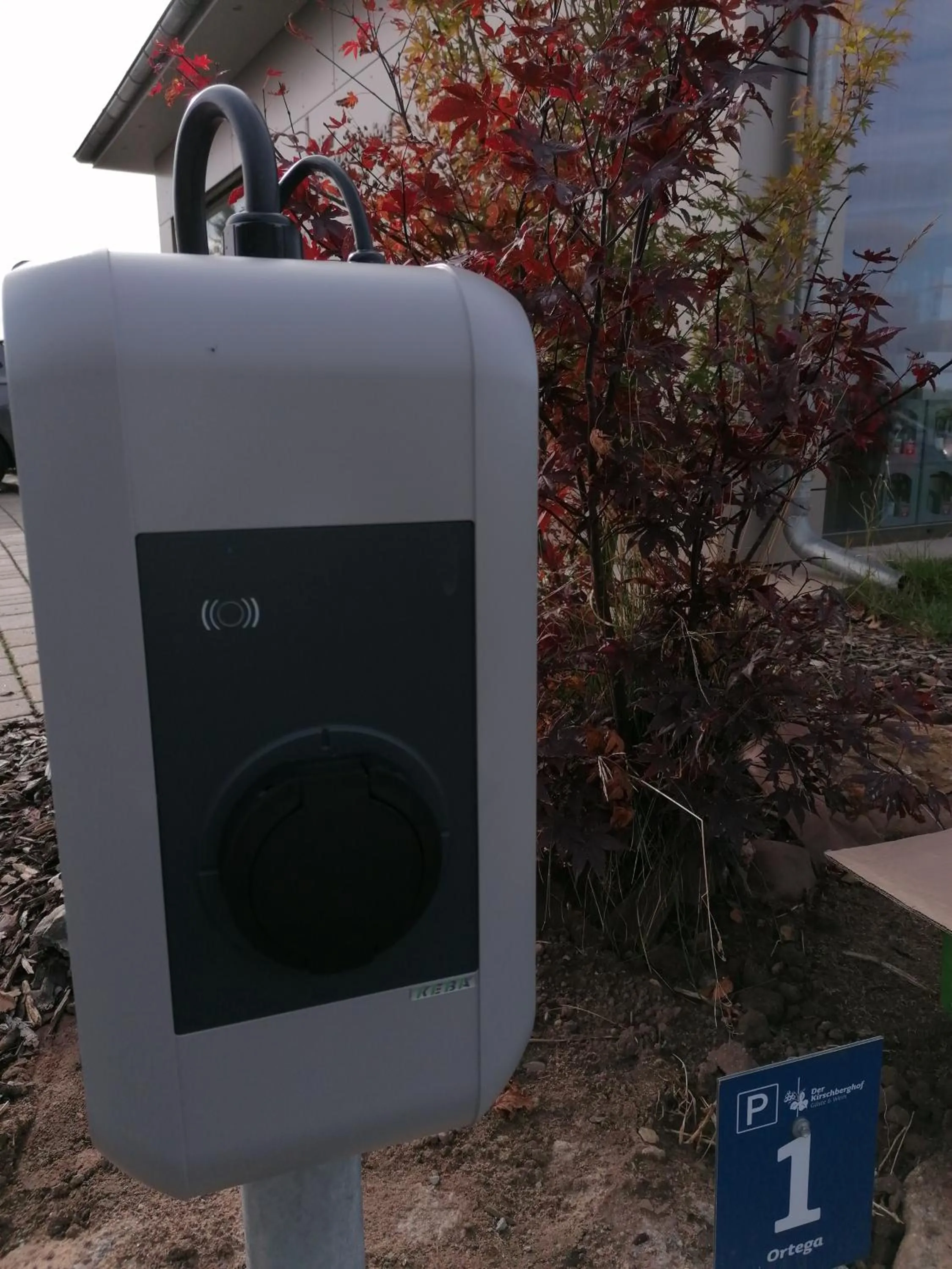 Parking in Kirschberghof Gästehaus und Weinverkauf