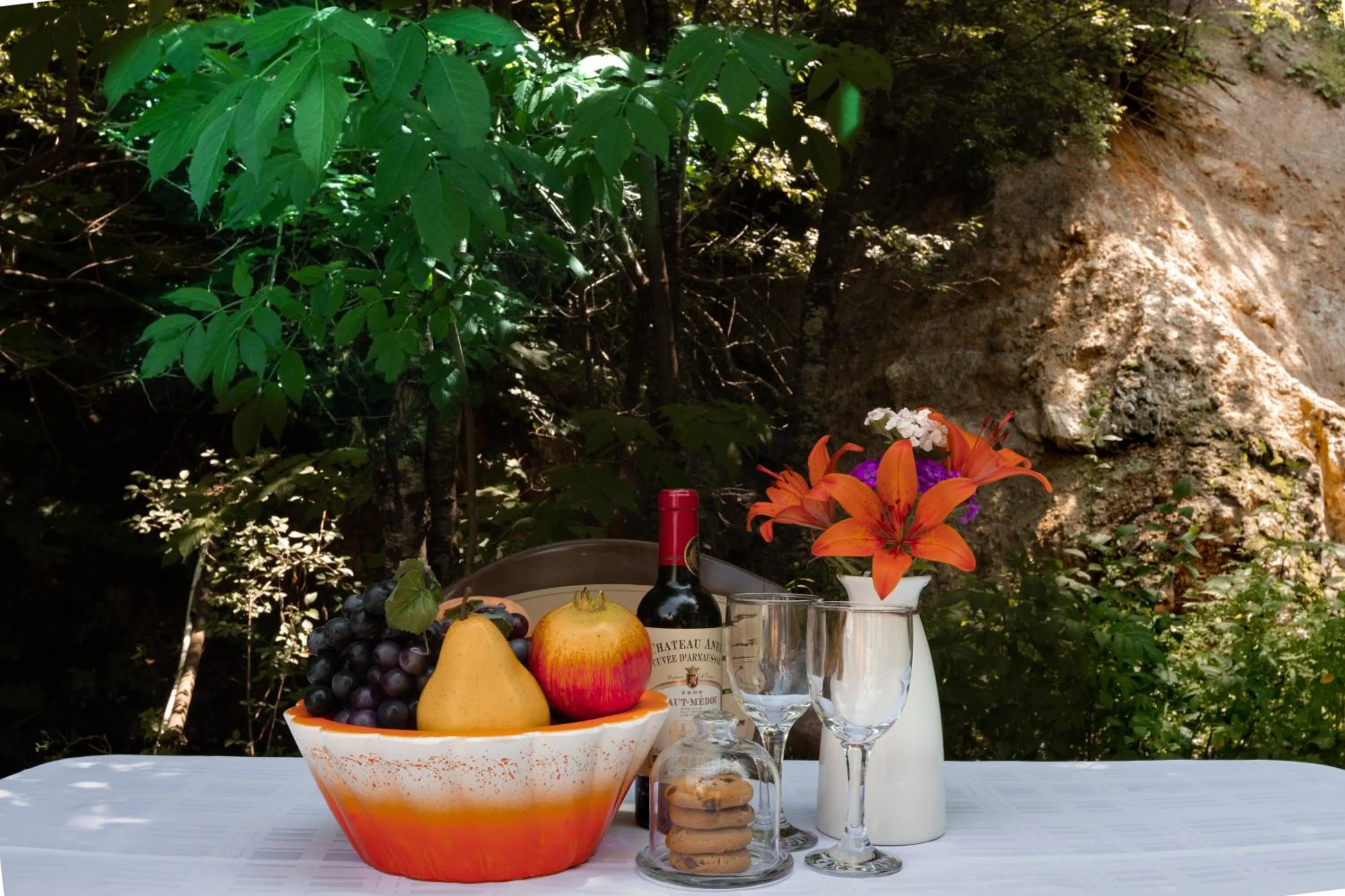 Decorative detail in Ariana Family Hotel