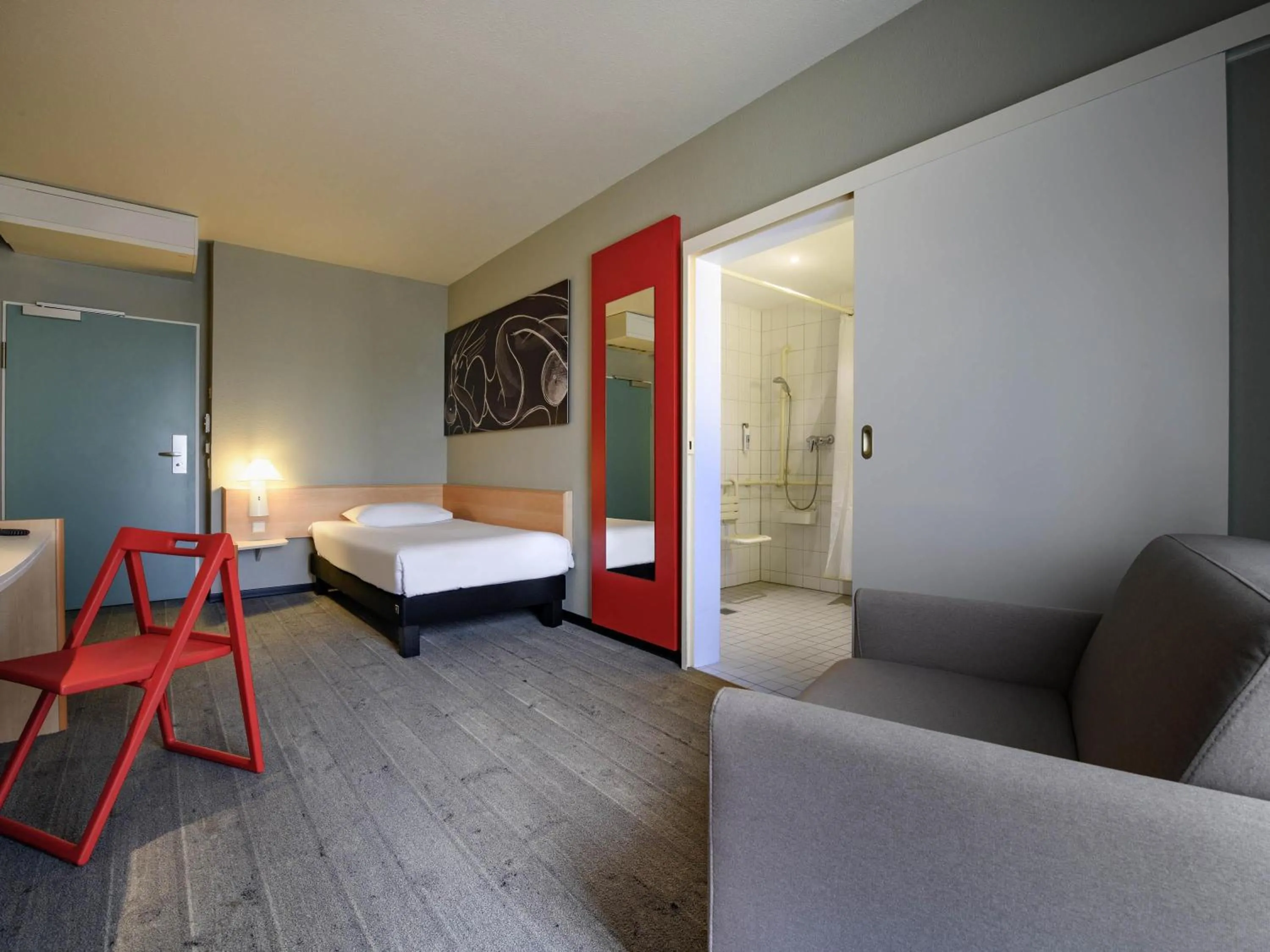 Bedroom, Bed in ibis Luebeck City