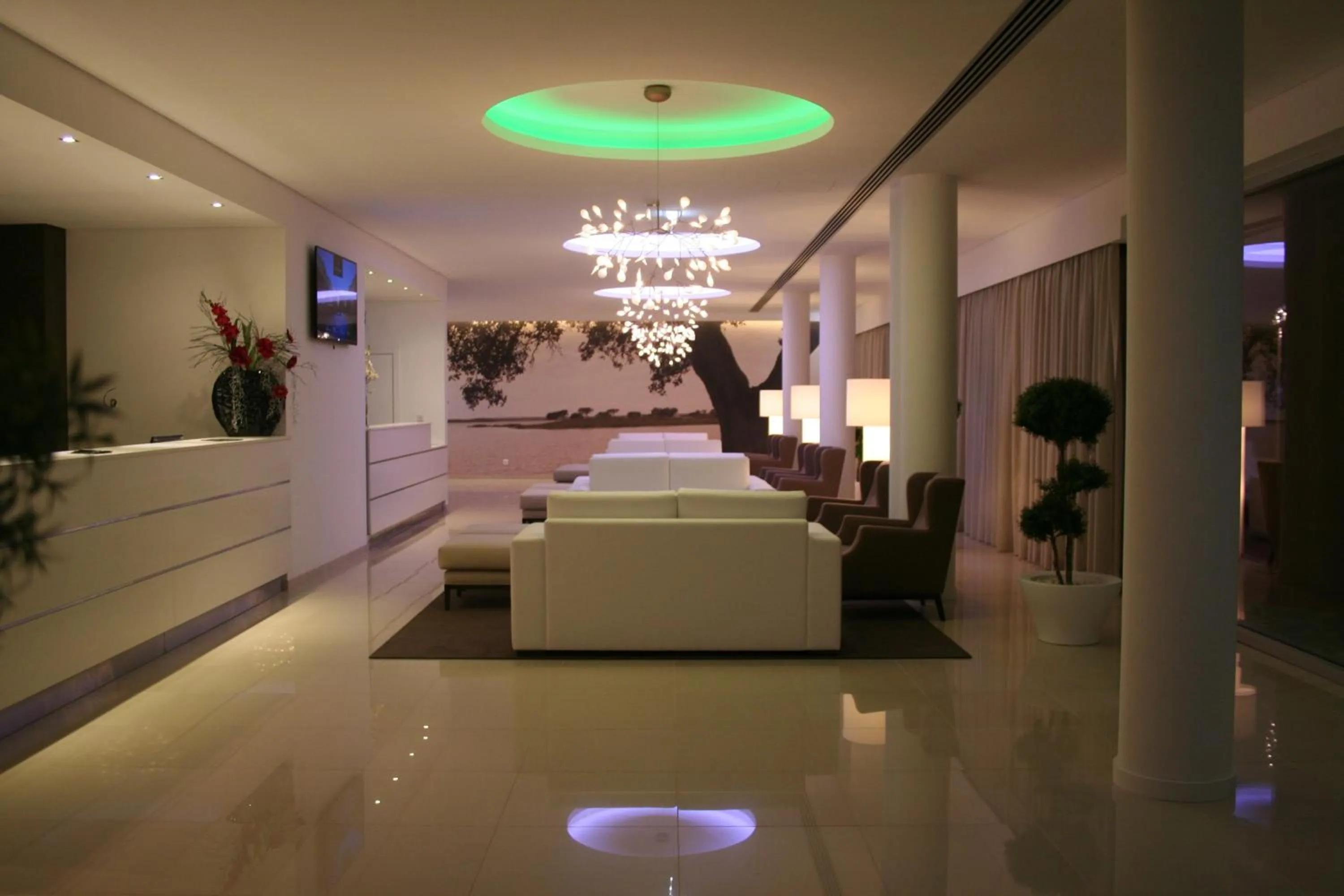 Lobby or reception in Monte Filipe Hotel