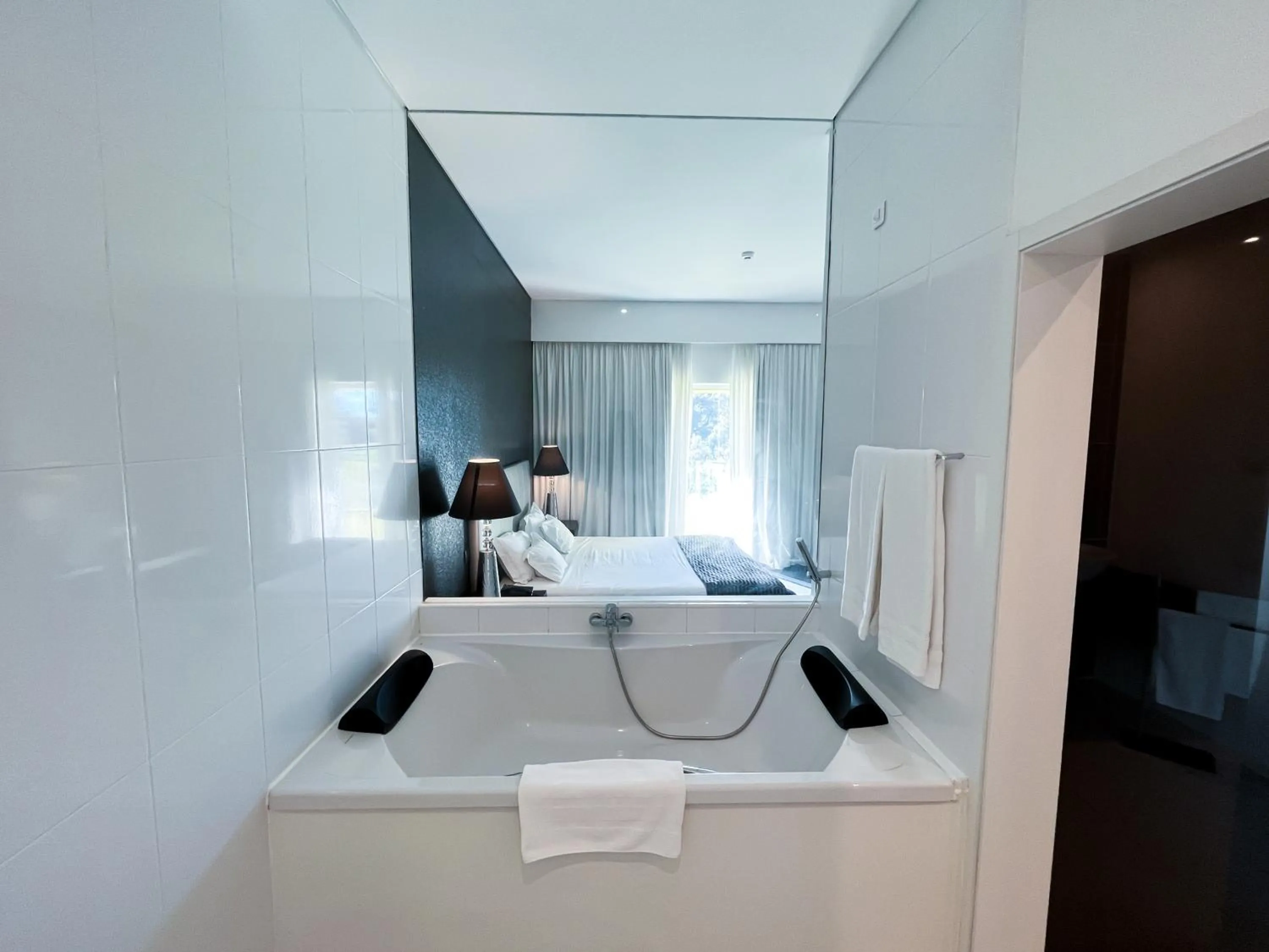 Toilet, Bed in Monte Filipe Hotel