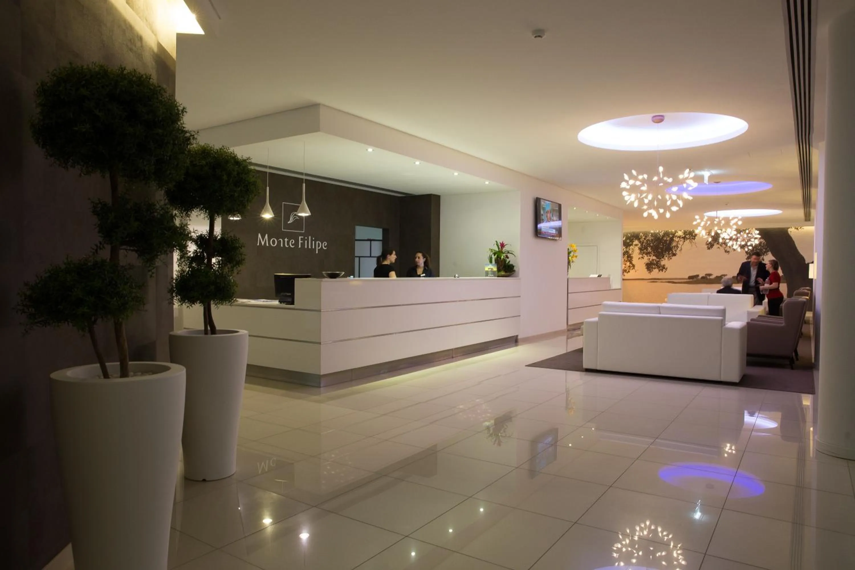 Lobby or reception in Monte Filipe Hotel