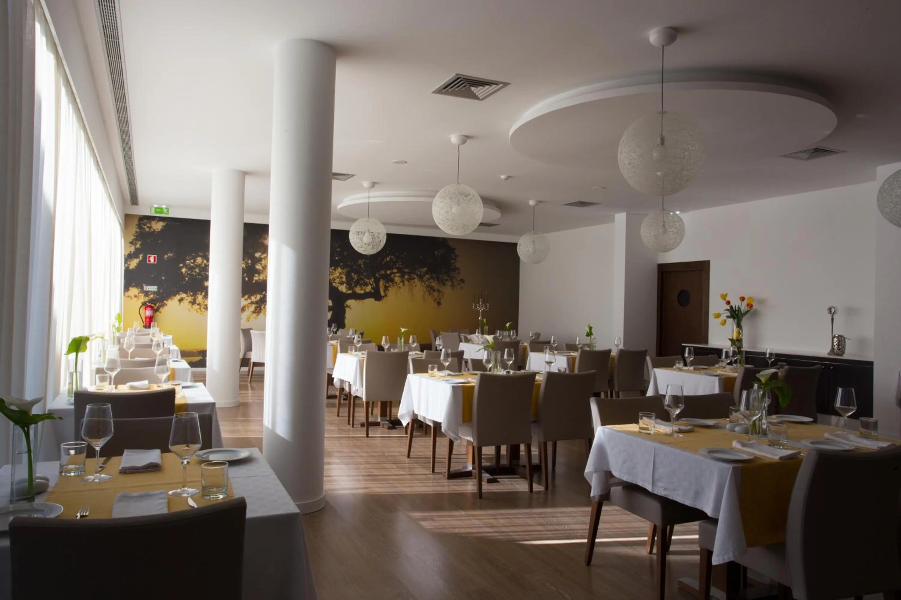 Restaurant/places to eat in Monte Filipe Hotel