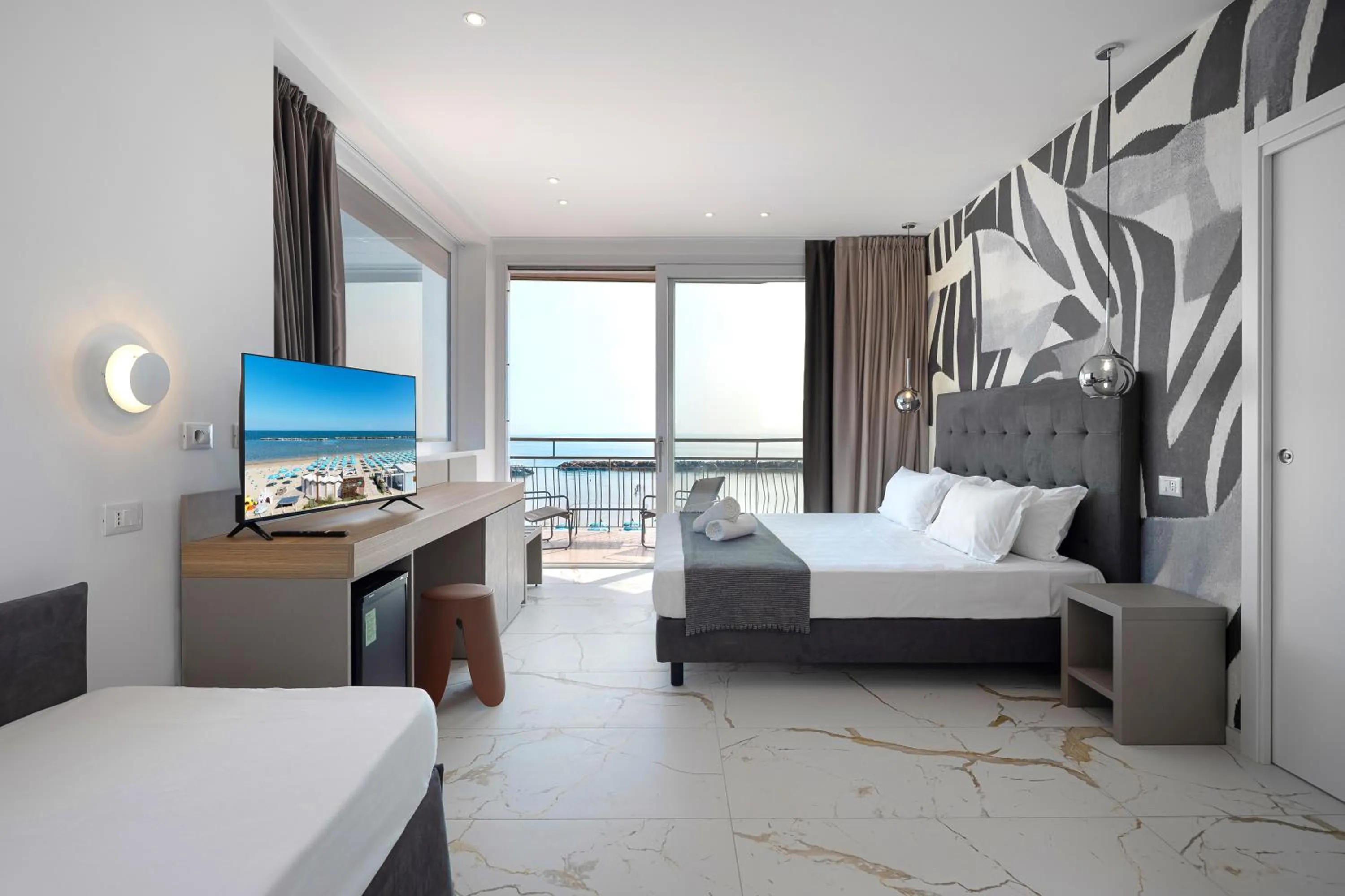 Photo of the whole room, Bed in Hotel Cola Frontemare