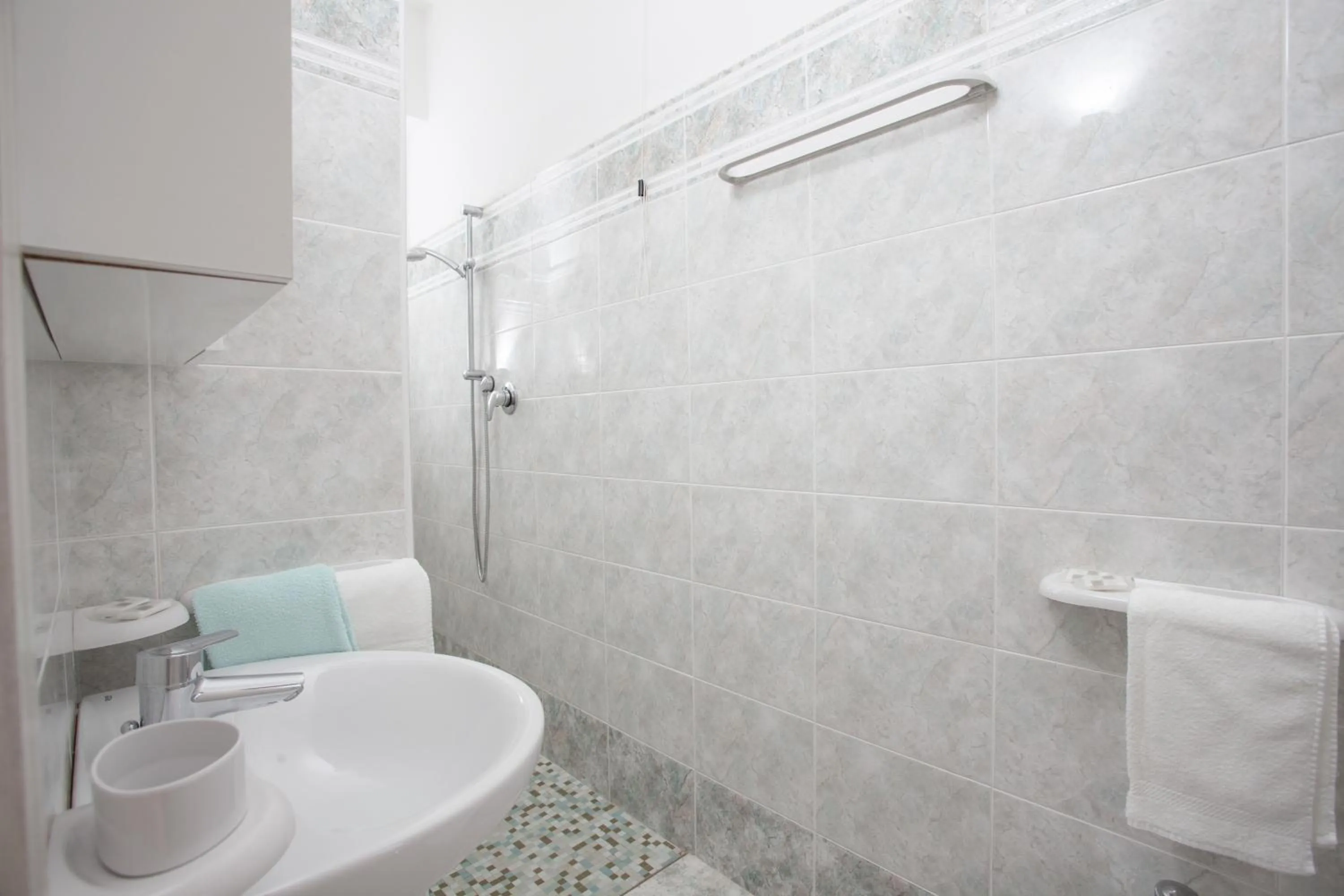 Bathroom in Hotel Cola Frontemare