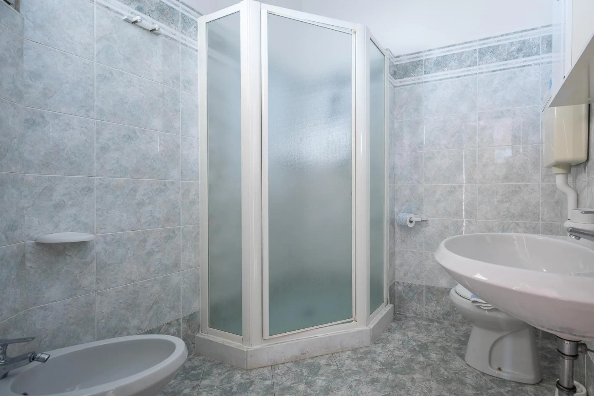 Bathroom in Hotel Cola Frontemare