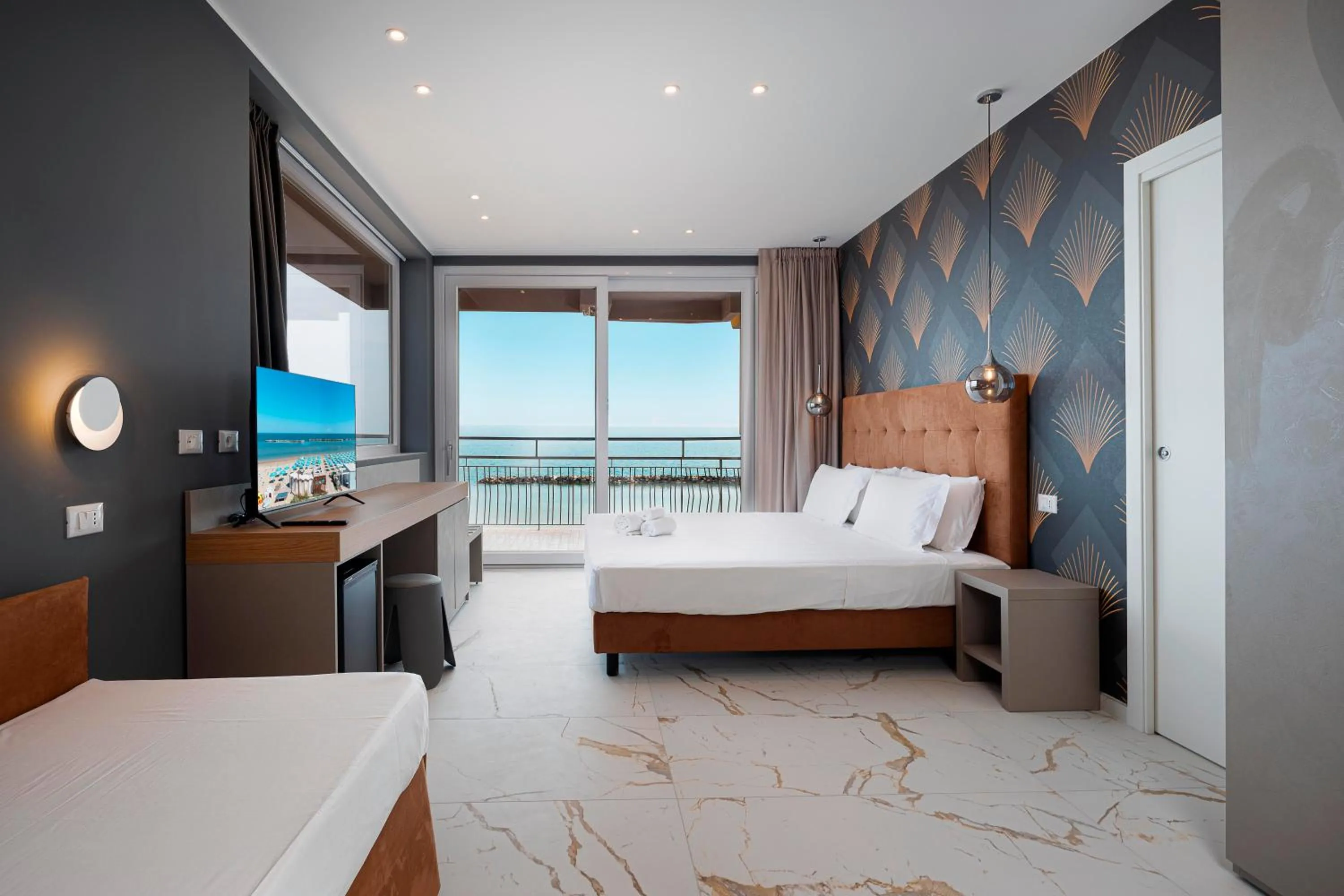 Photo of the whole room, Bed in Hotel Cola Frontemare