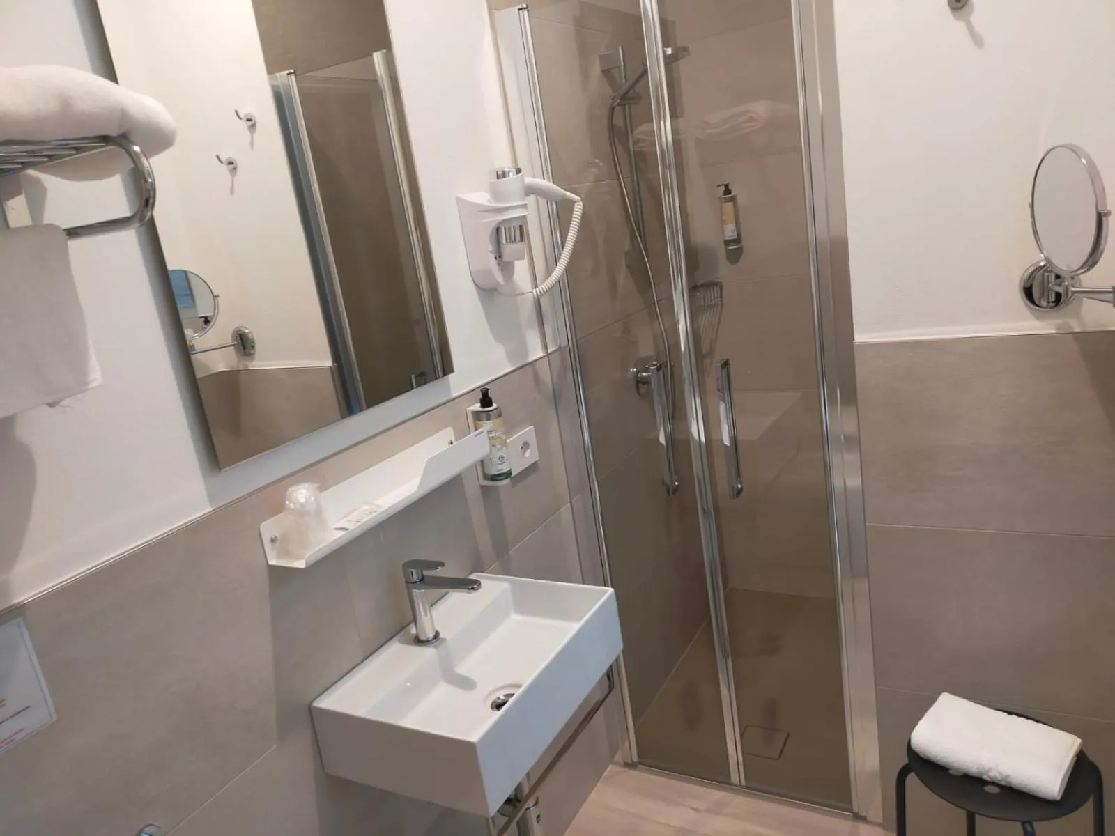 Toilet in Maritan Hotel & Spa