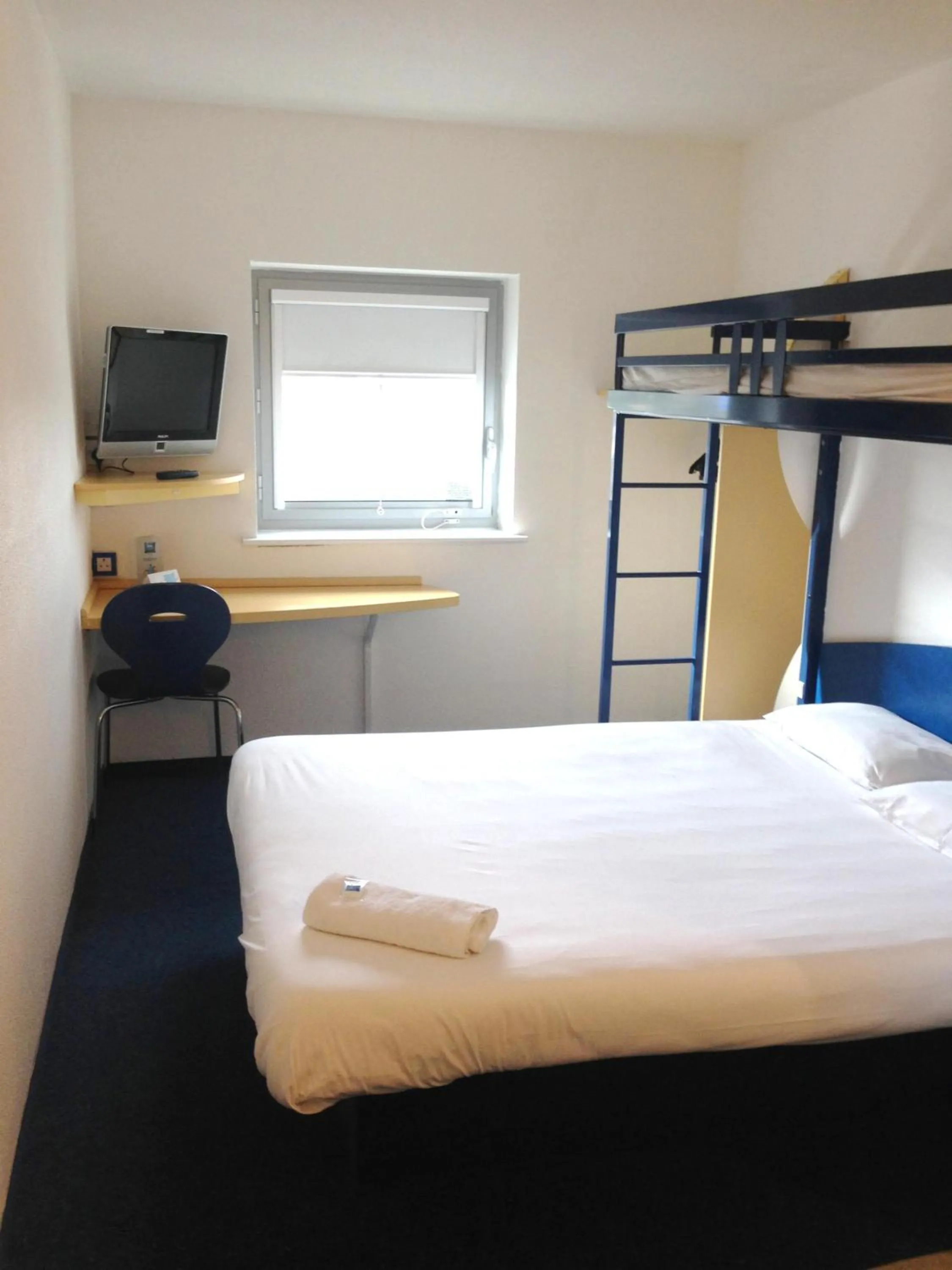 Bed in ibis budget Newport