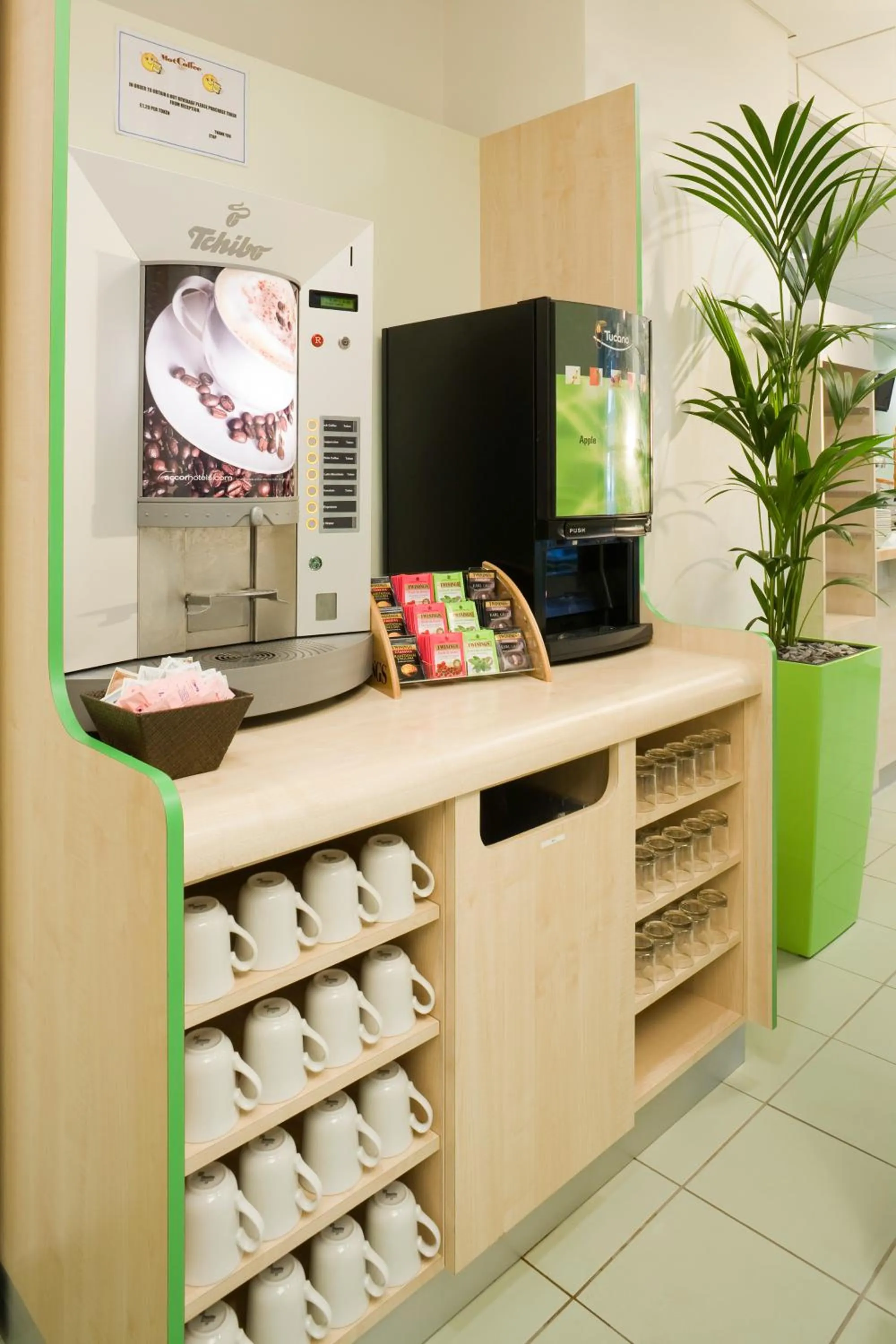 Restaurant/places to eat in ibis budget Newport