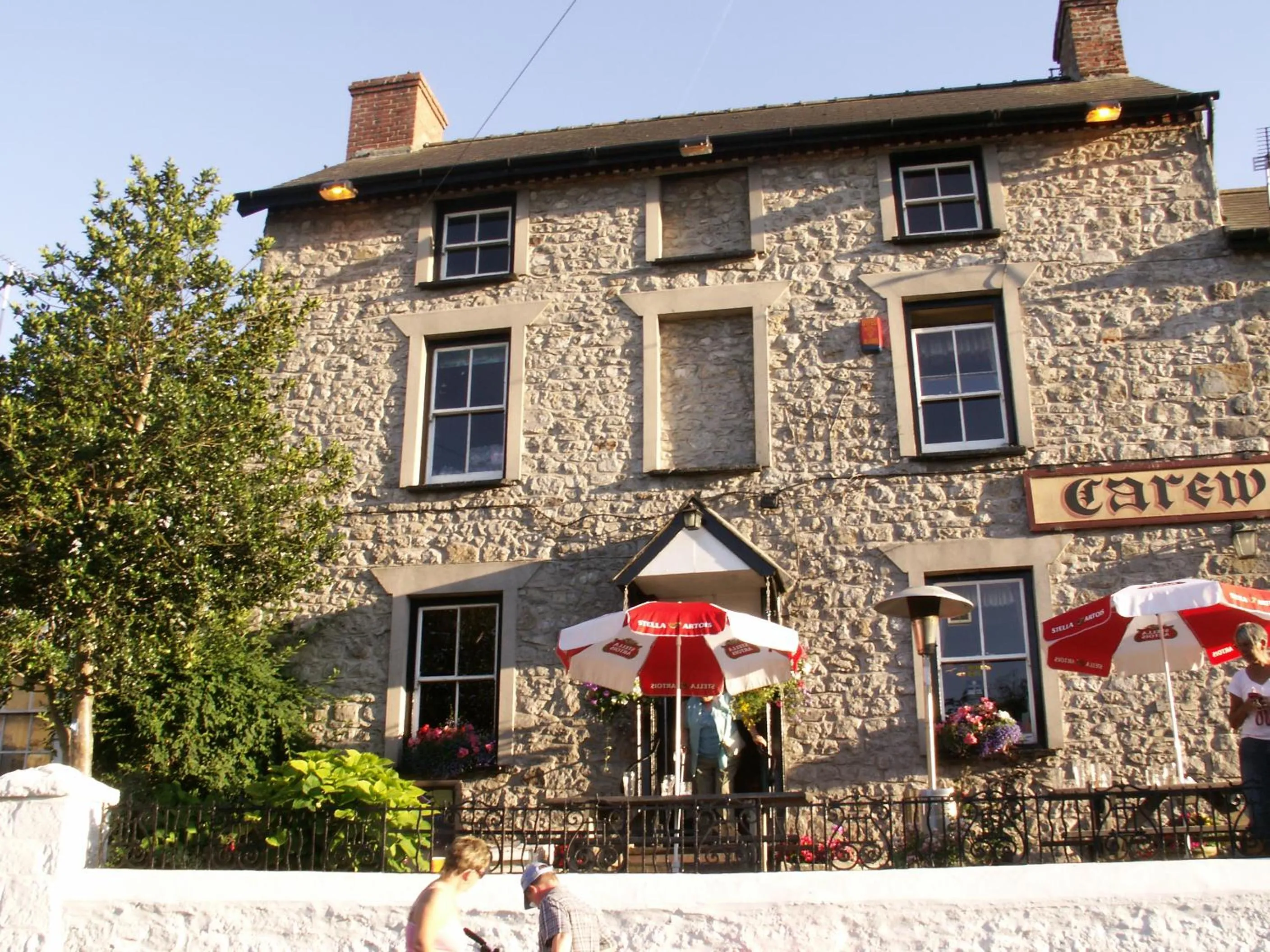 Restaurant/places to eat in Carew Inn